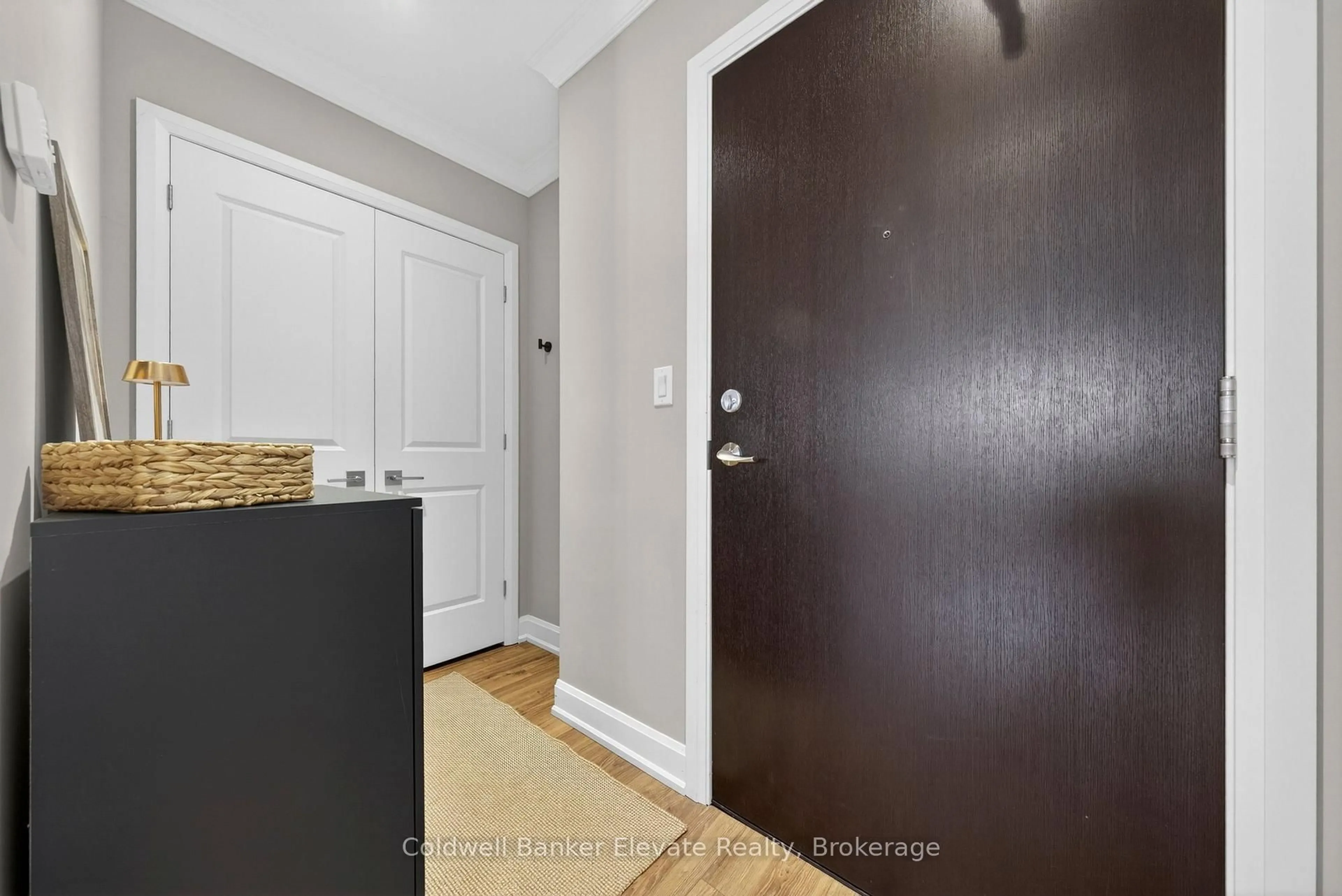 Indoor entryway for 2 King St #205, Hamilton Ontario L9H 6Z1