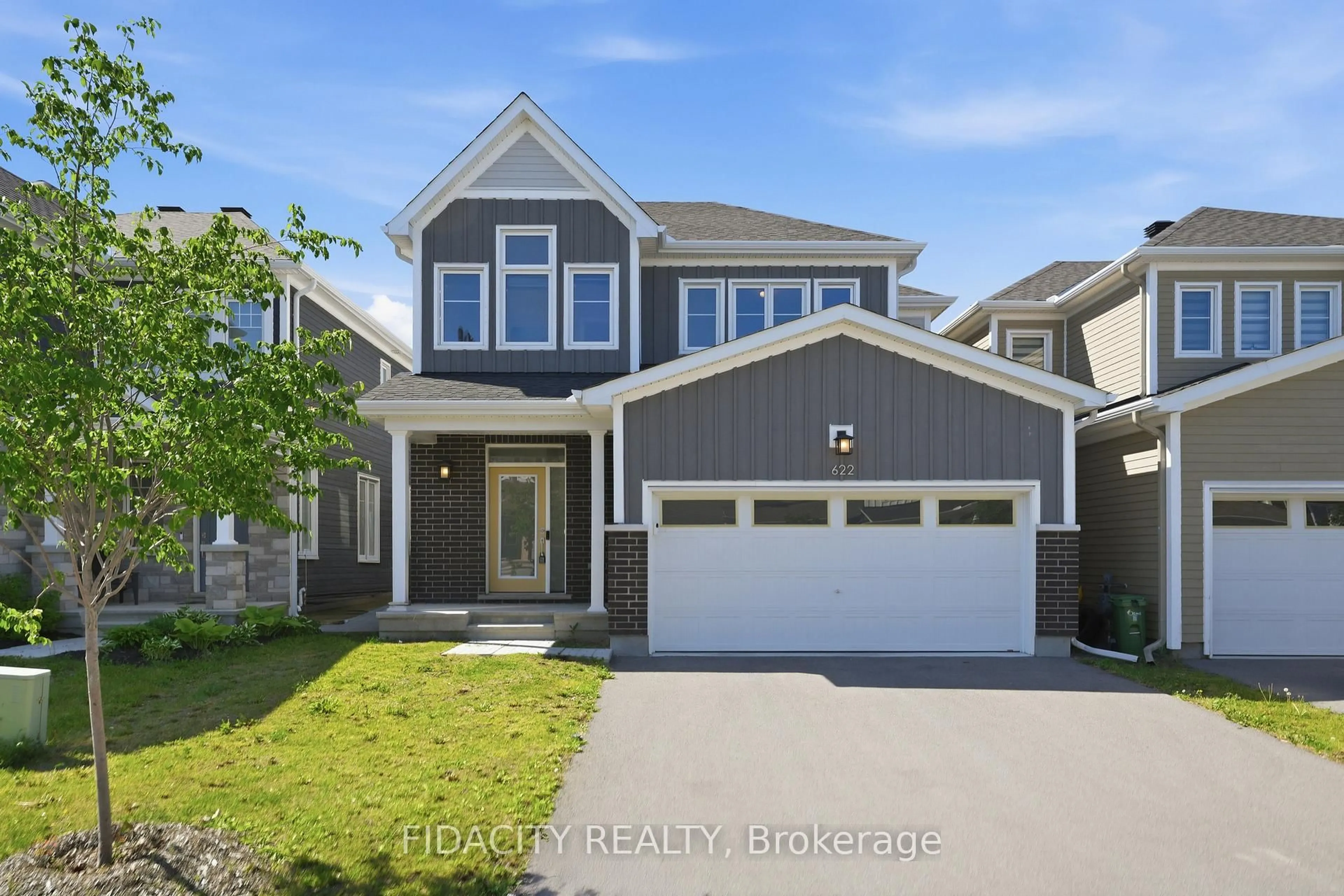 Home with vinyl exterior material, street for 622 Terrier Circ, Richmond Ontario K0A 2Z0