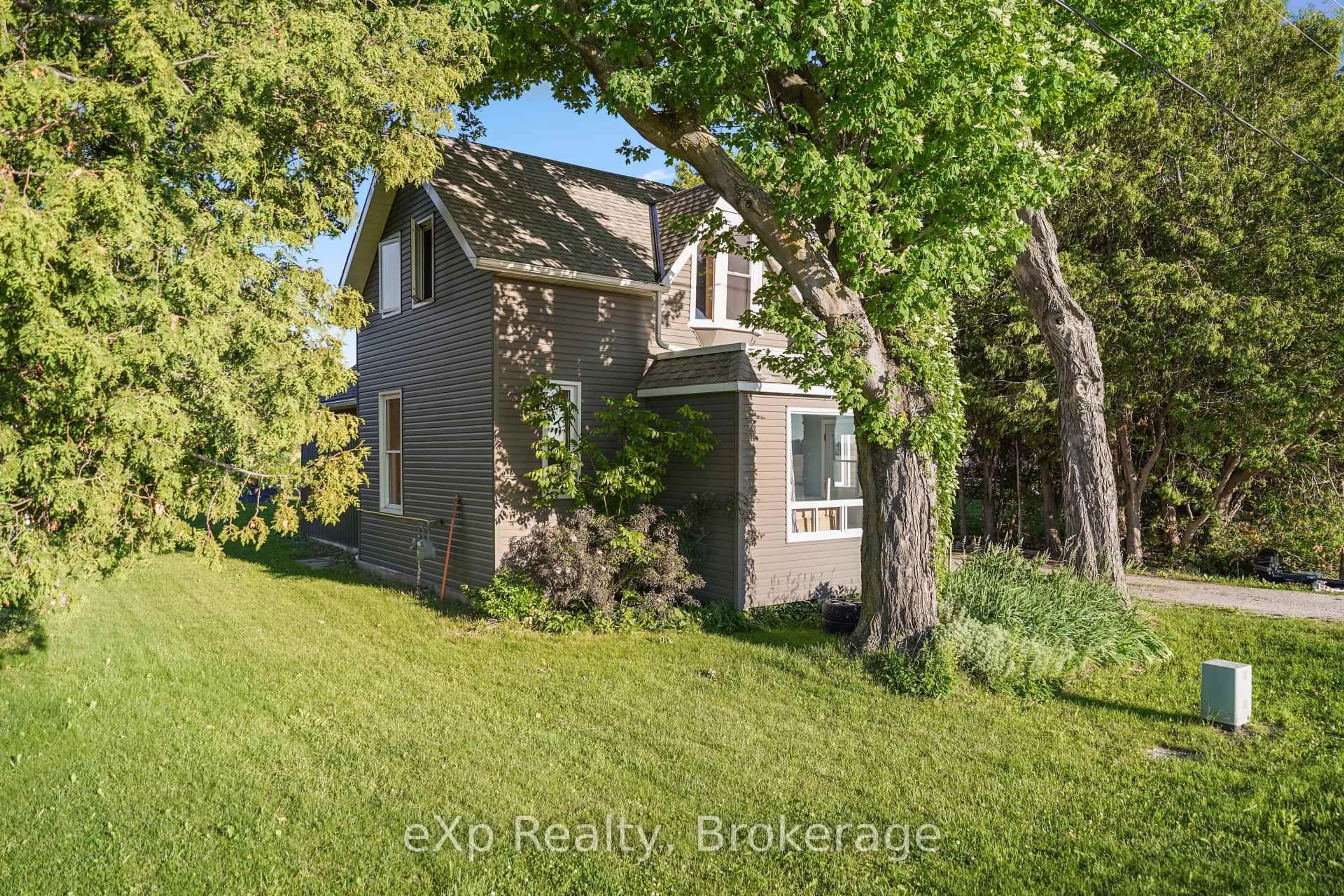 A pic from outside/outdoor area/front of a property/back of a property/a pic from drone, unknown for 171 Clyde St, Morris Turnberry Ontario N0G 1G0