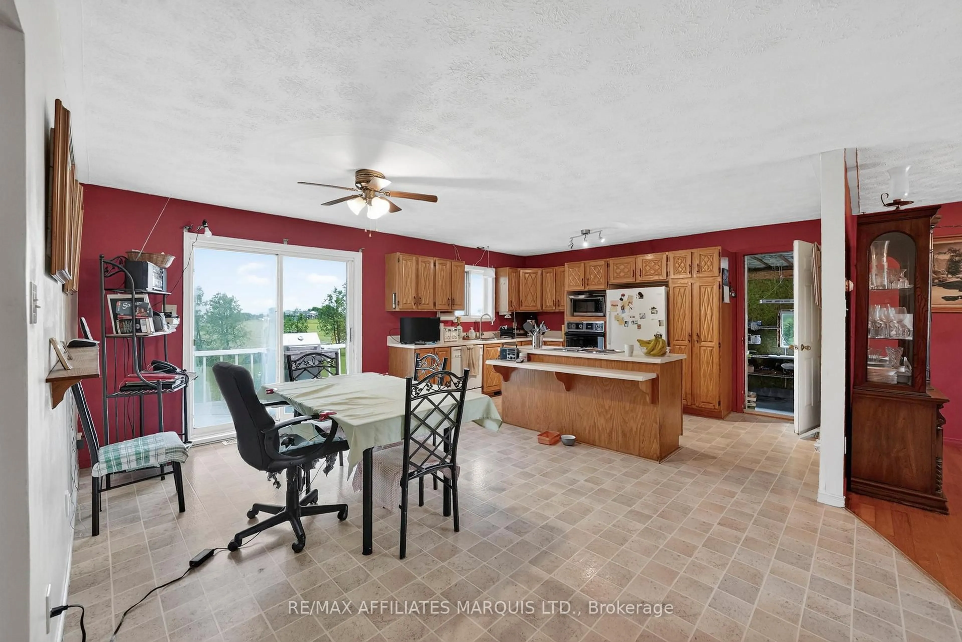 Open concept kitchen, ceramic/tile floor for 20474 Concession 8 Rd, South Glengarry Ontario K0C 1L0