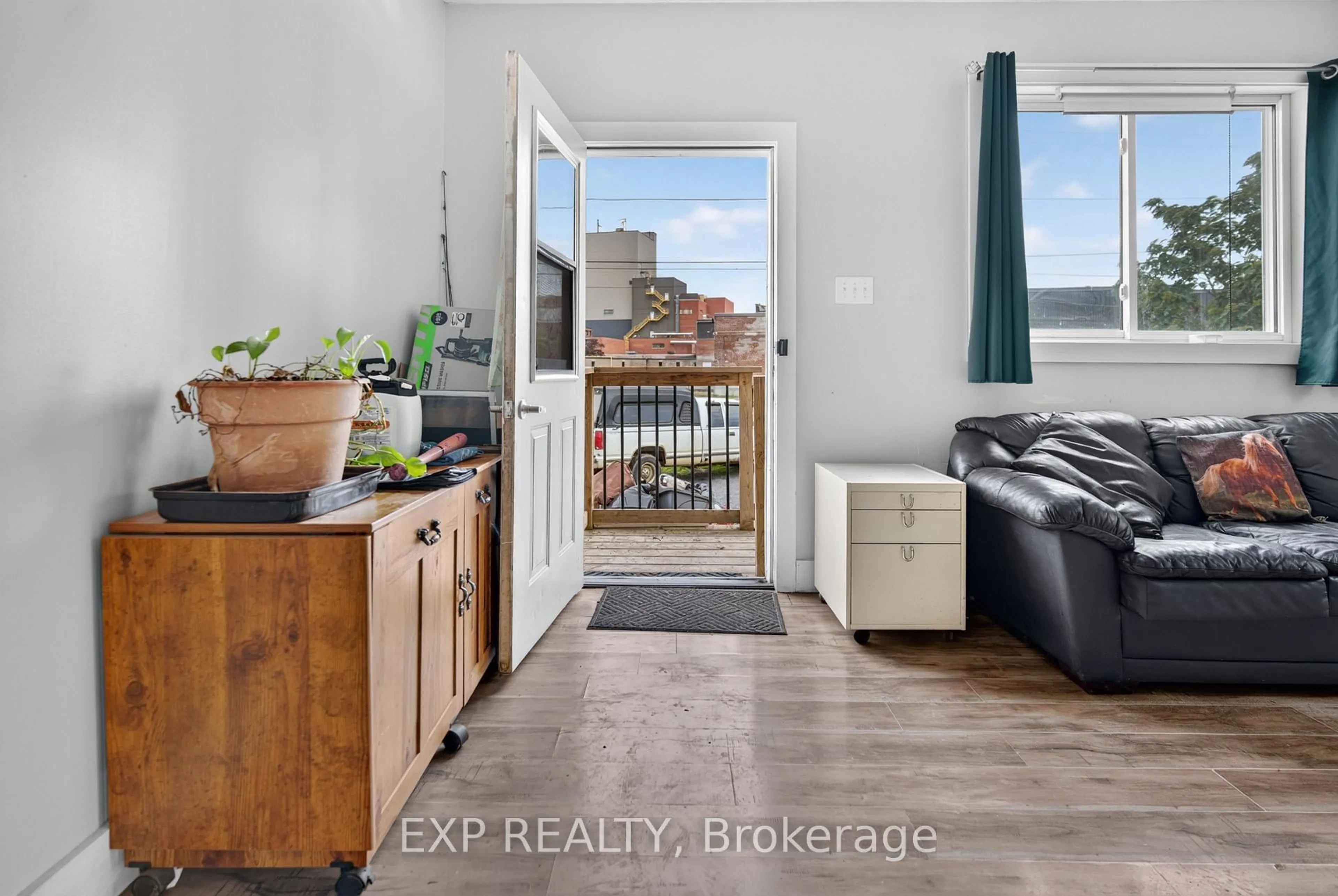 Indoor entryway for 150 Main St, North Dundas Ontario K0C 1H0