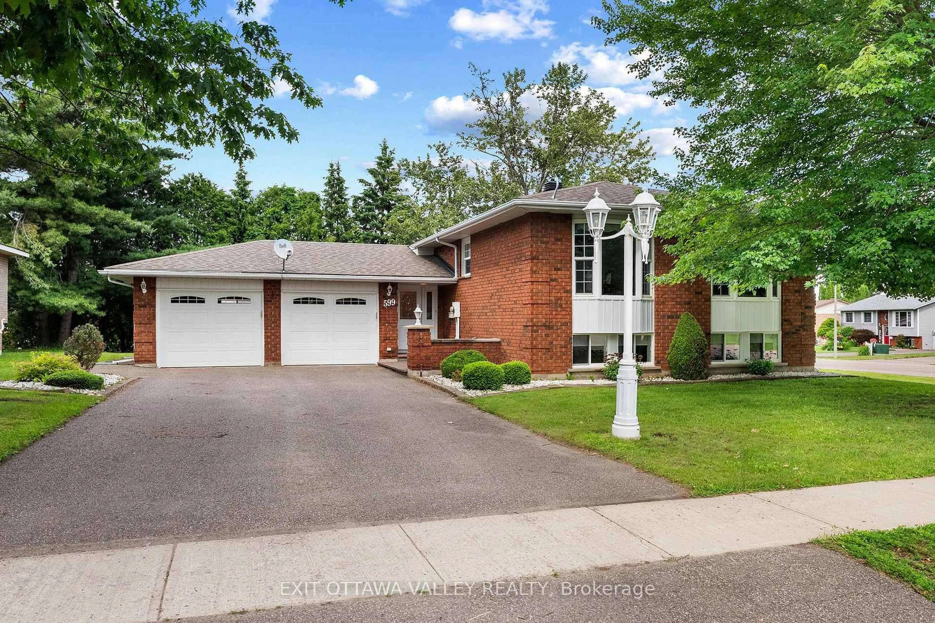 Home with brick exterior material, street for 599 Hillside Ave, Pembroke Ontario K8A 8G4