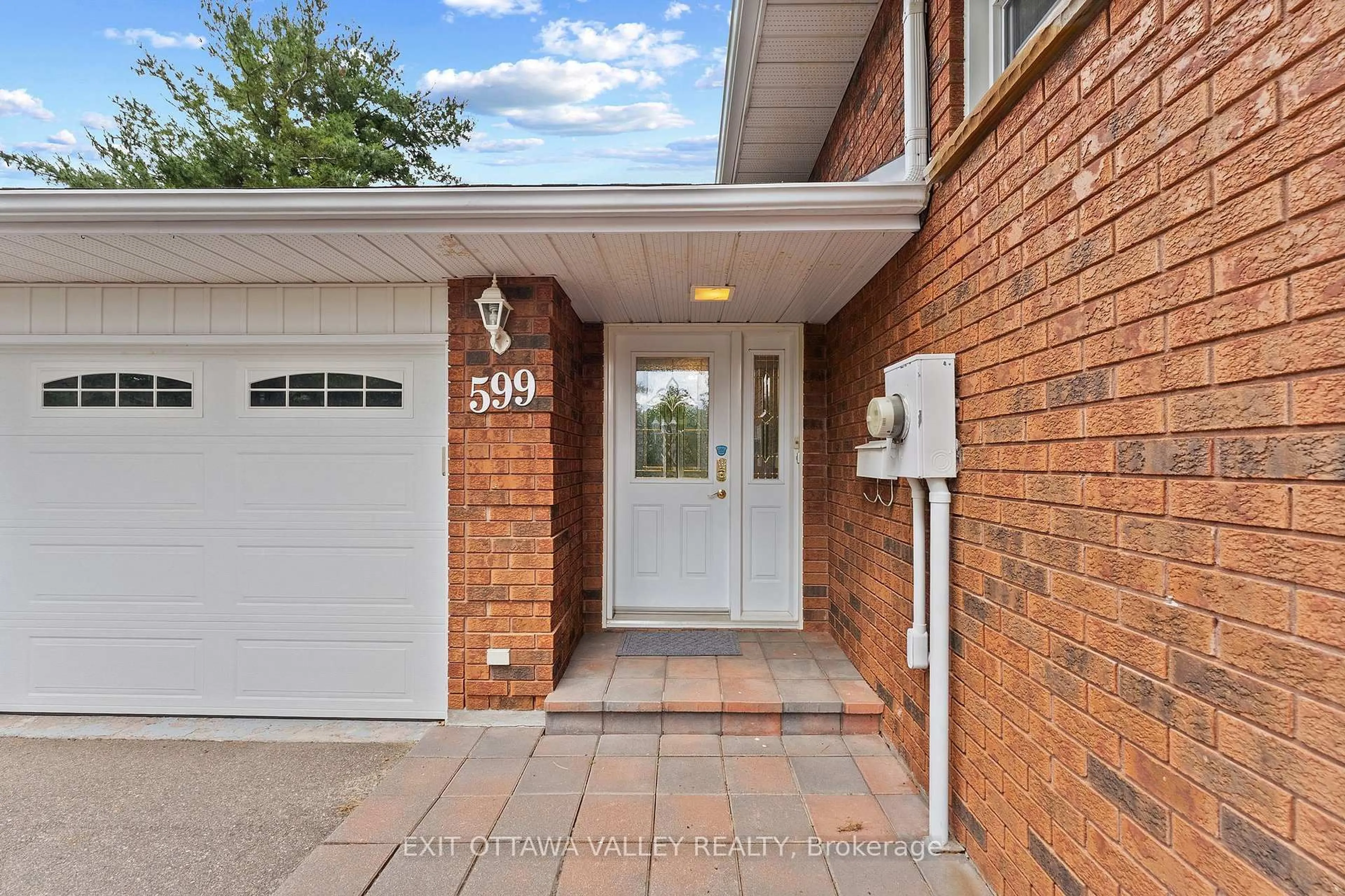 Home with brick exterior material, street for 599 Hillside Ave, Pembroke Ontario K8A 8G4