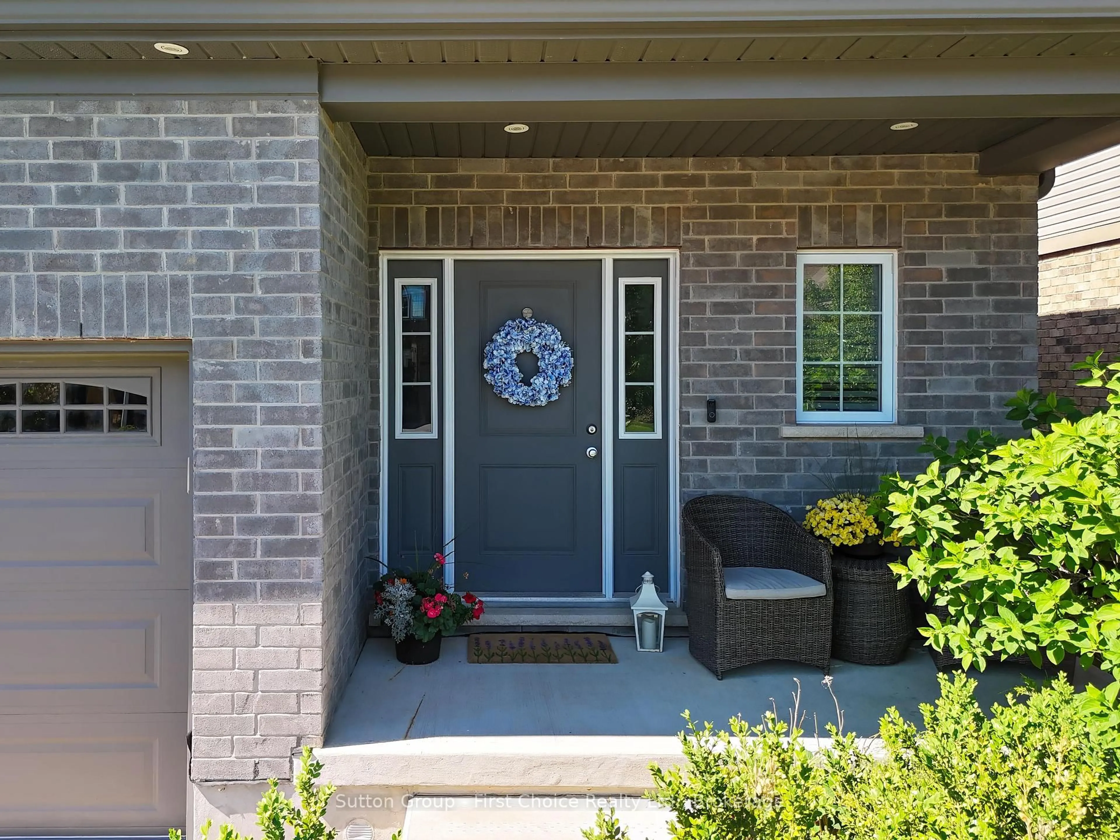 Indoor entryway for 21 Brown St, Stratford Ontario N5A 0B8