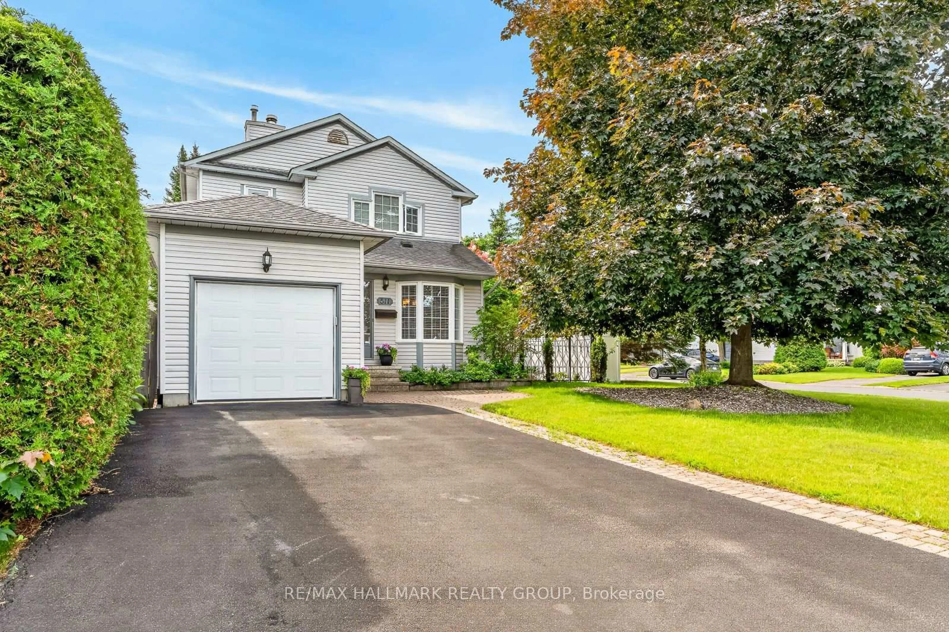 Unknown for 511 Deancourt Cres, Orleans Ontario K4A 3G4