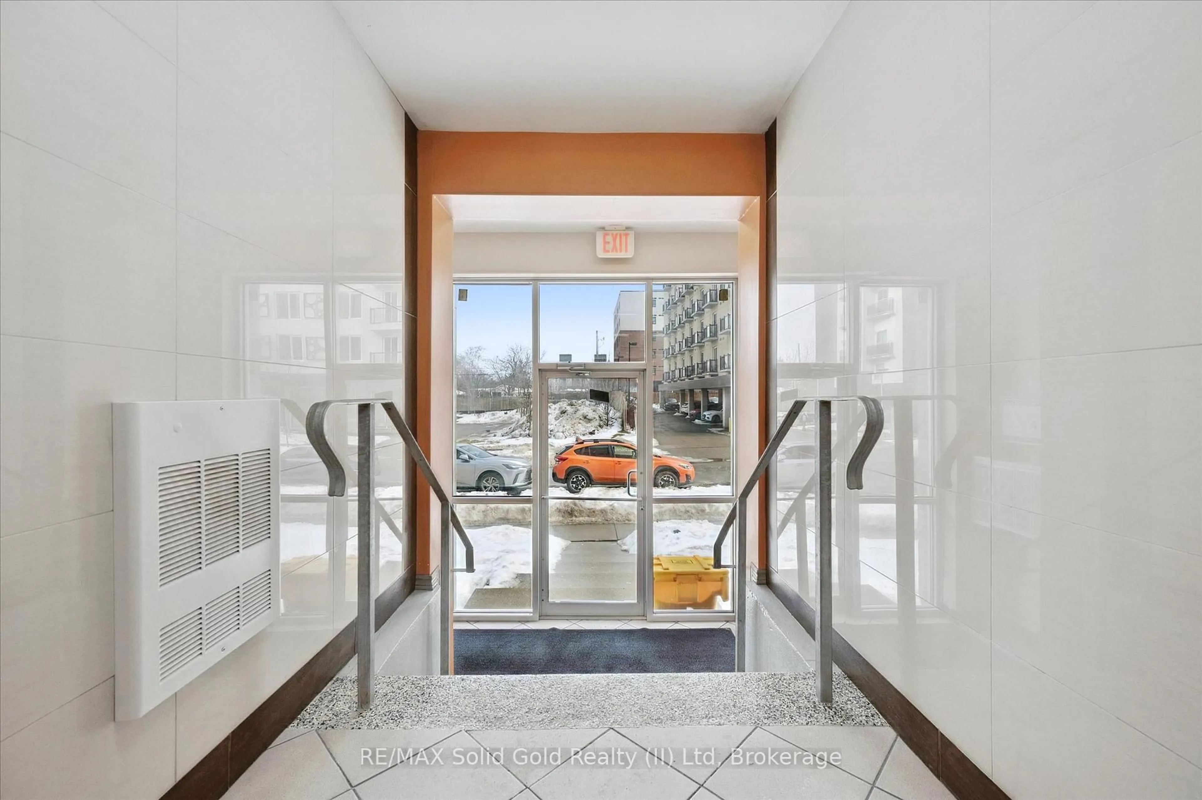 Indoor foyer for 271 Lester St #203, Waterloo Ontario N2L 3W6