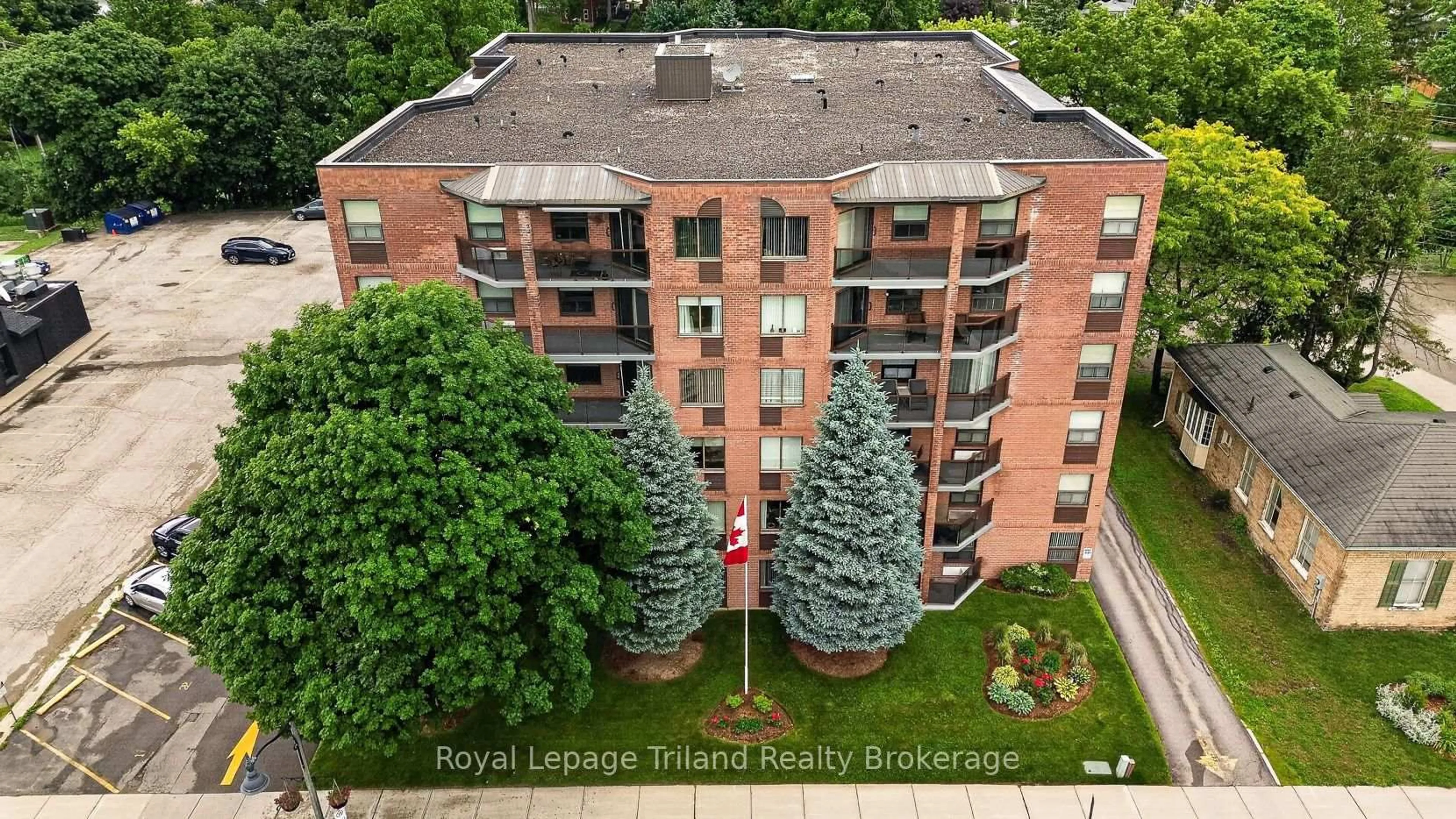 A pic from outside/outdoor area/front of a property/back of a property/a pic from drone, city buildings view from balcony for 217 Thames St #102, Ingersoll Ontario N5C 2T6