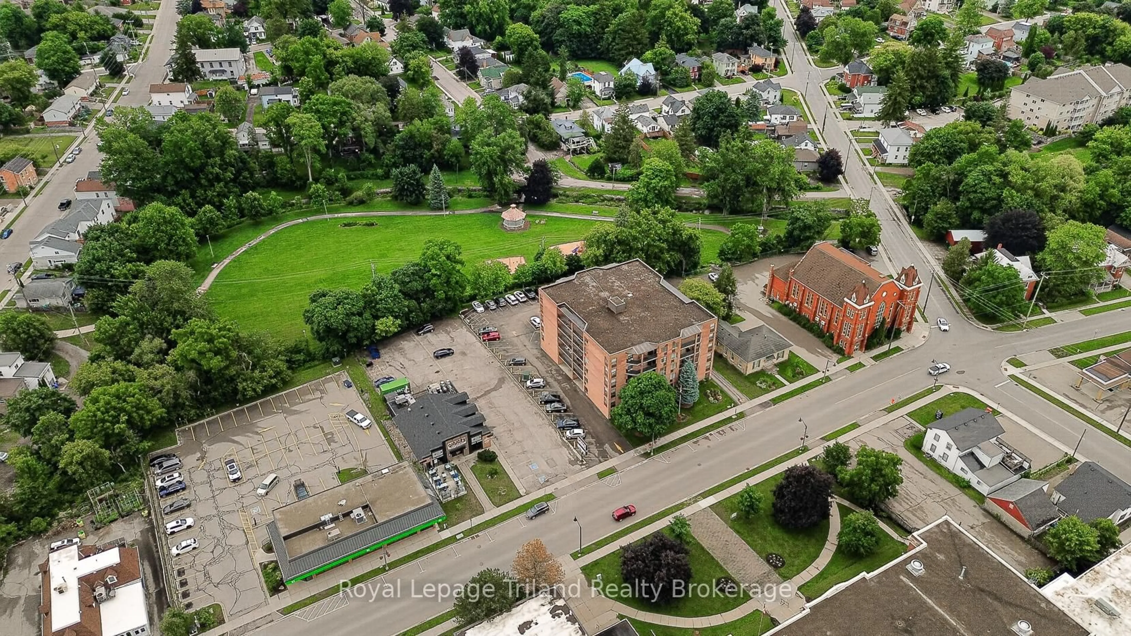 A pic from outside/outdoor area/front of a property/back of a property/a pic from drone, street for 217 Thames St #102, Ingersoll Ontario N5C 2T6