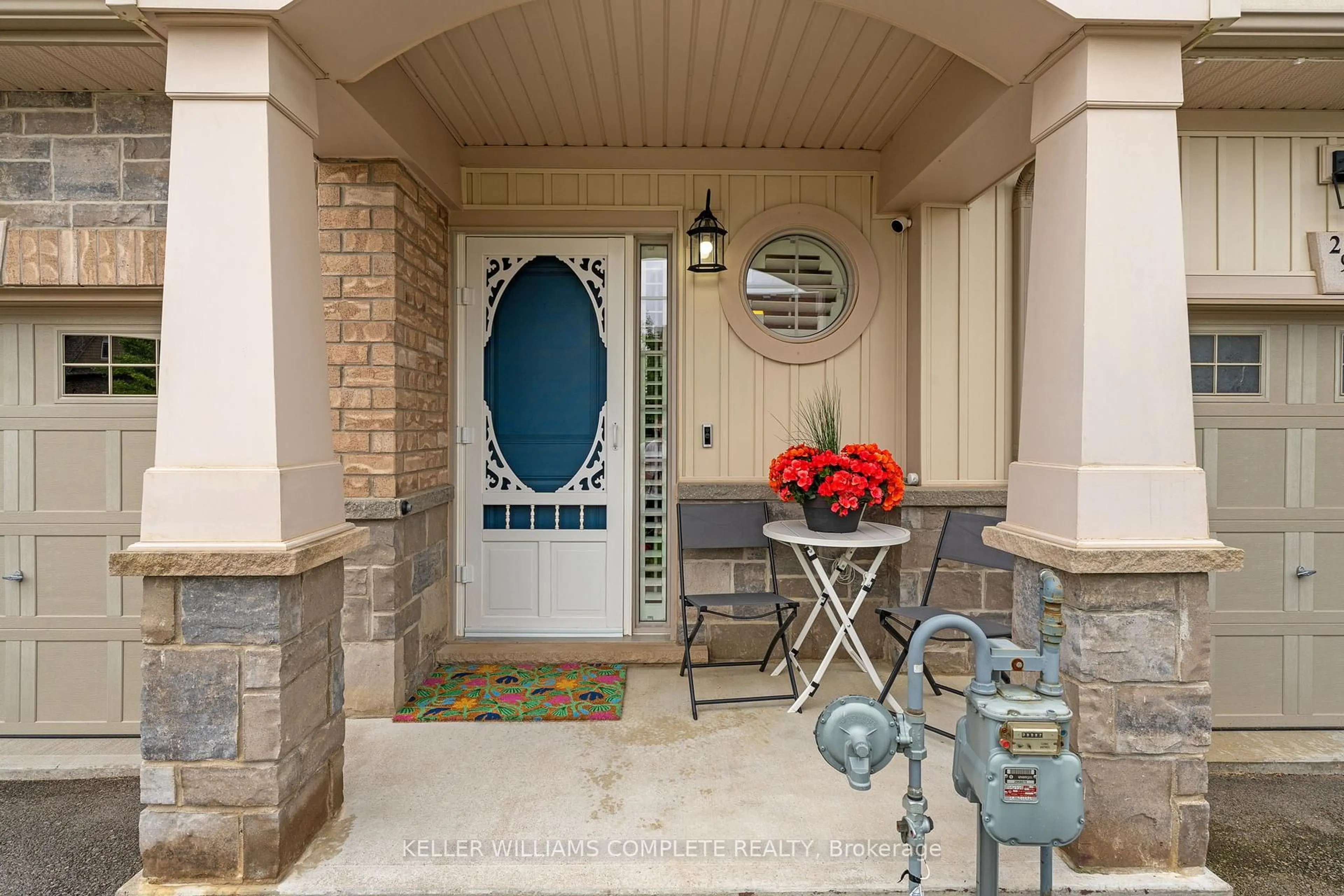 Indoor entryway for 295 Pumpkin Pass, Hamilton Ontario L0R 1C0