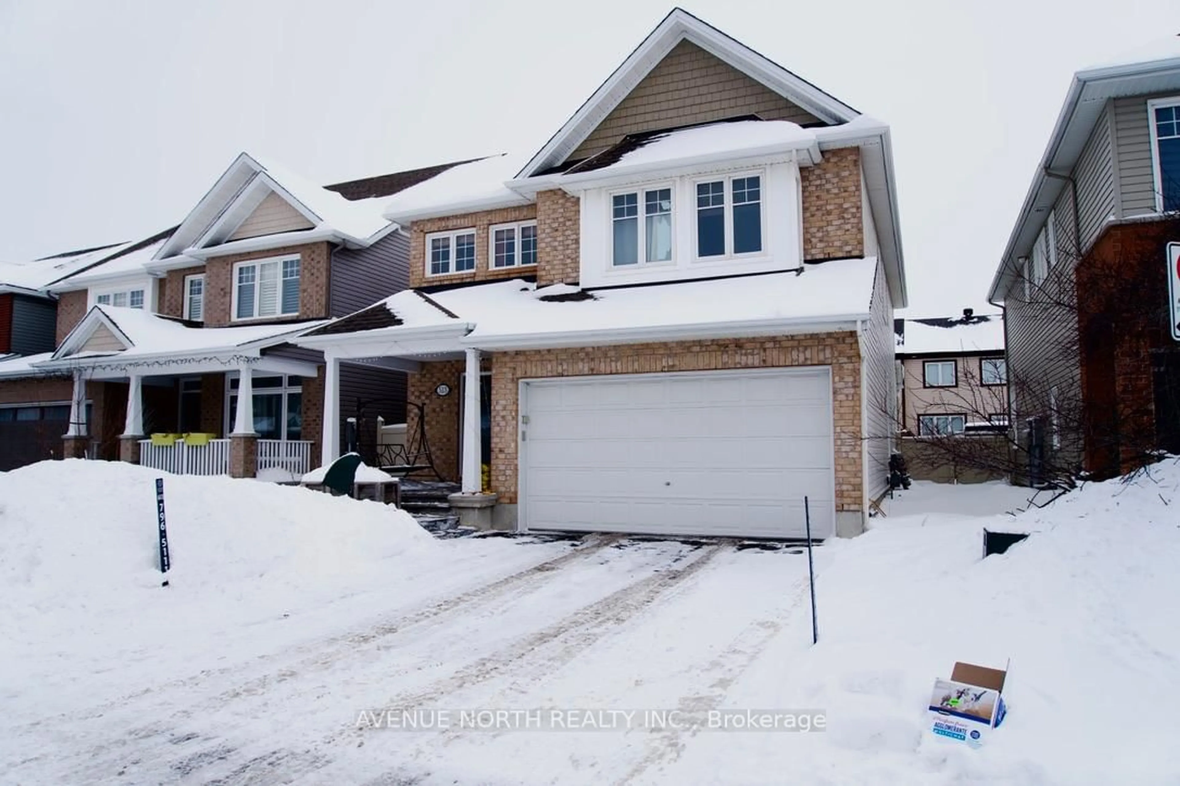 A pic from outside/outdoor area/front of a property/back of a property/a pic from drone, street for 513 Egret Way, Ottawa Ontario K2C 3H2
