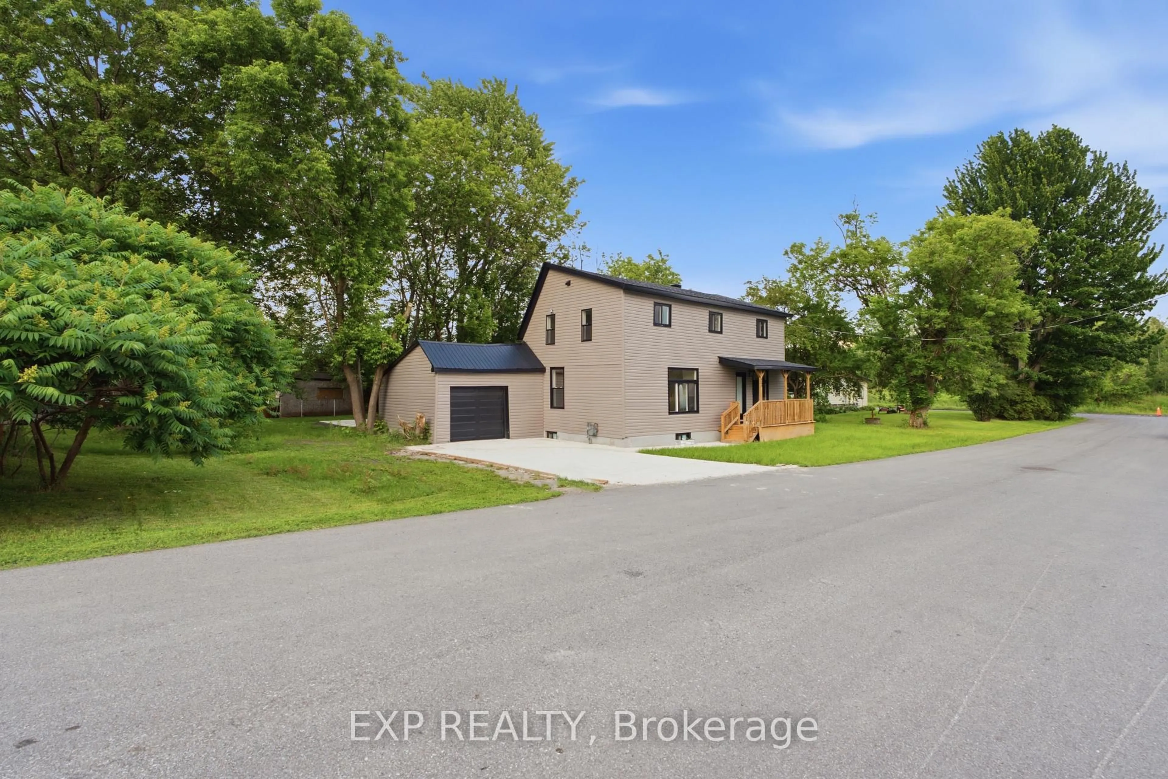 A pic from outside/outdoor area/front of a property/back of a property/a pic from drone, unknown for 13 Elm St, South Glengarry Ontario K0C 1N0