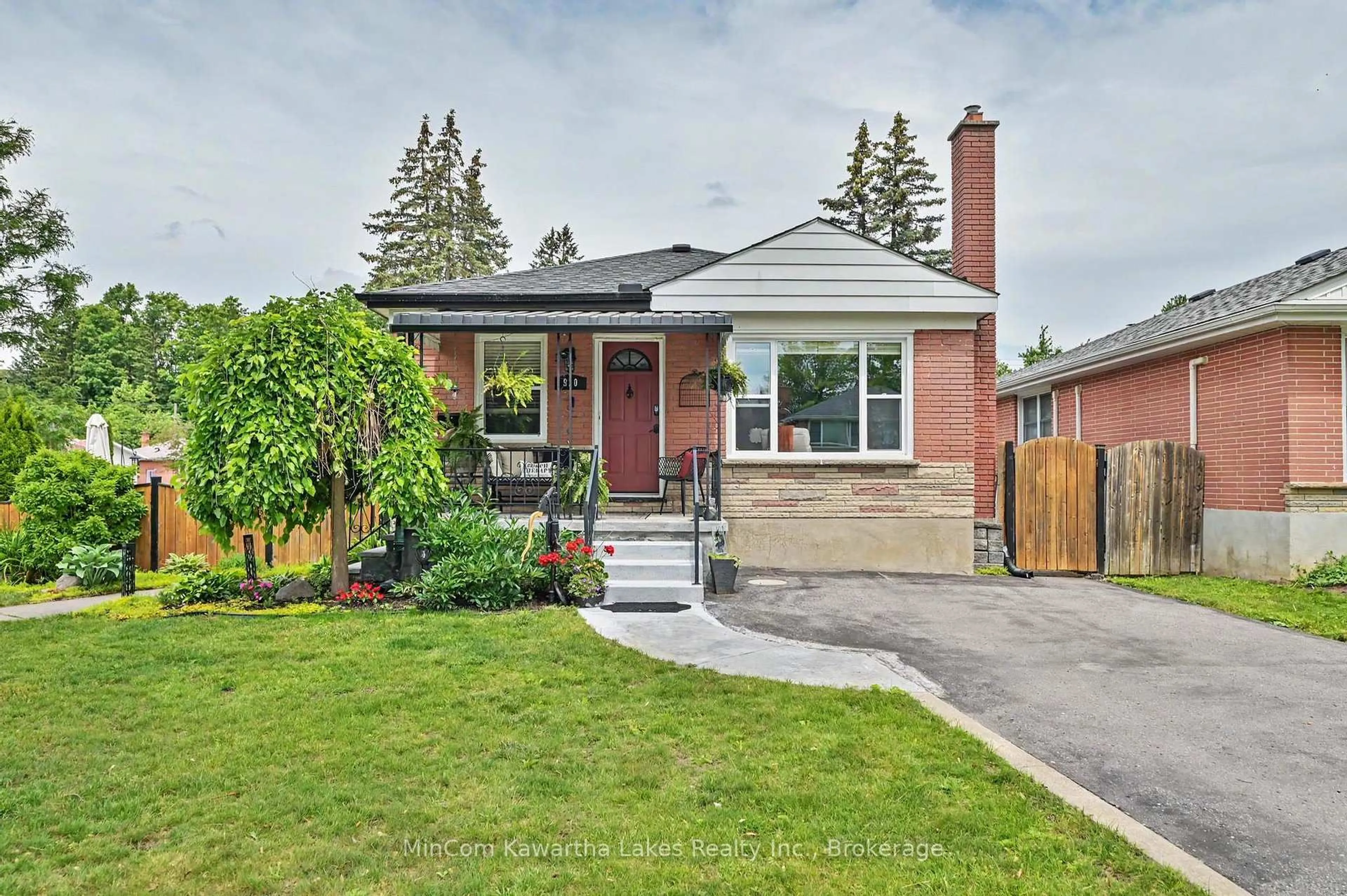 Home with brick exterior material, street for 920 Elmdale Cres, Peterborough Ontario K9H 6G3