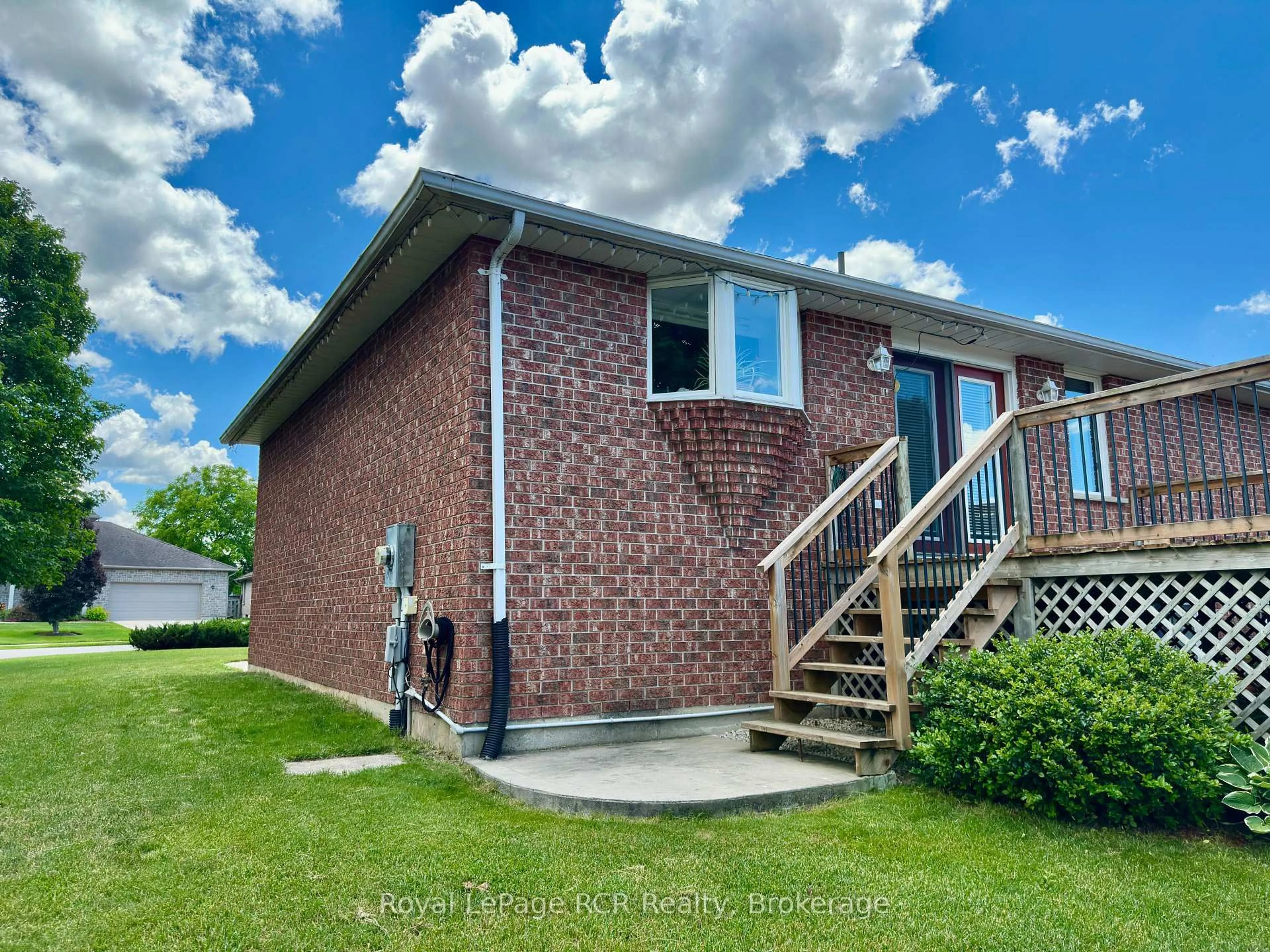 Home with brick exterior material, unknown for 238 4th Street Cres, Hanover Ontario N4N 3S2