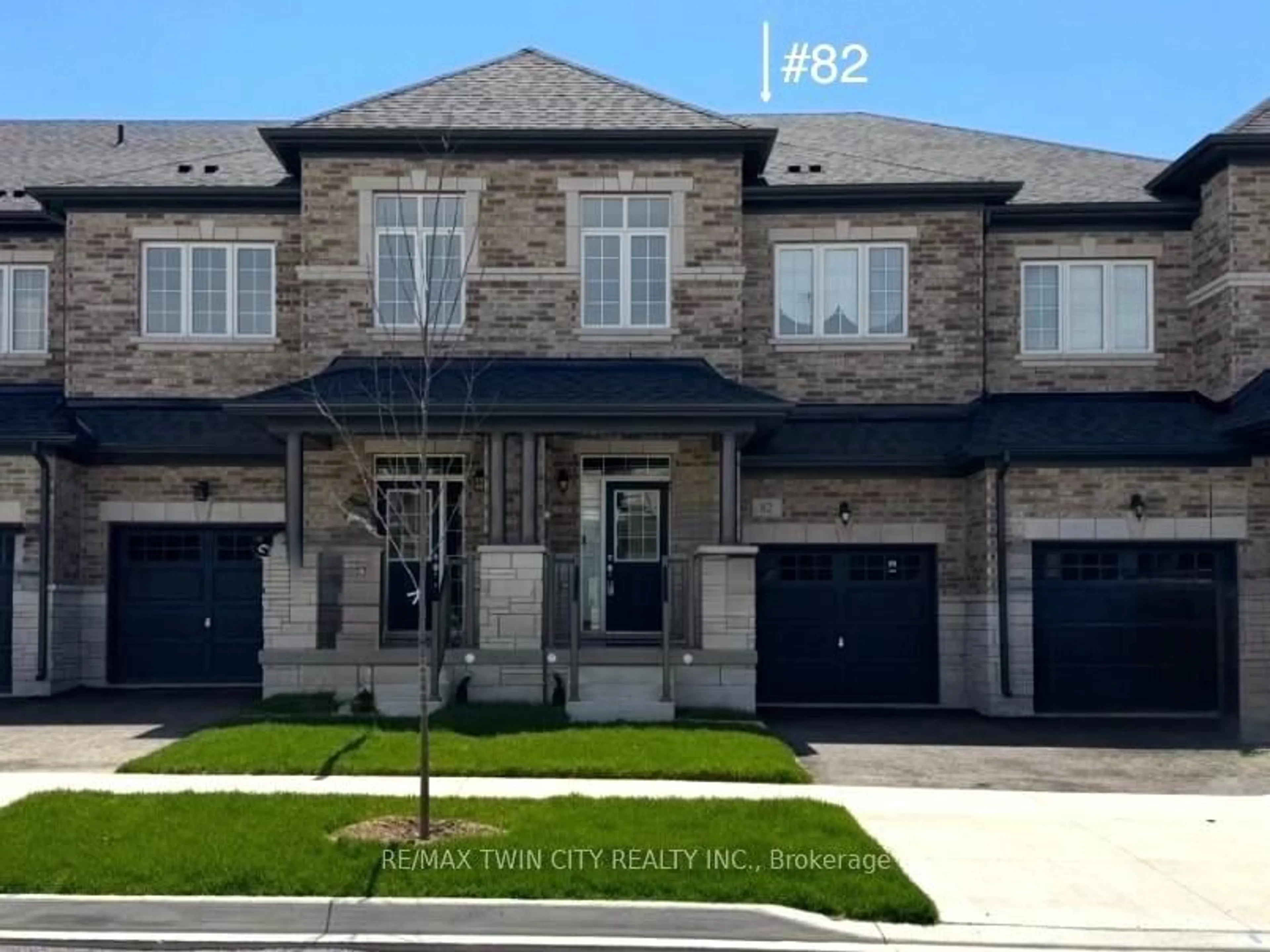 Home with brick exterior material, street for 82 Gledhill Cres, Cambridge Ontario N1T 0G5