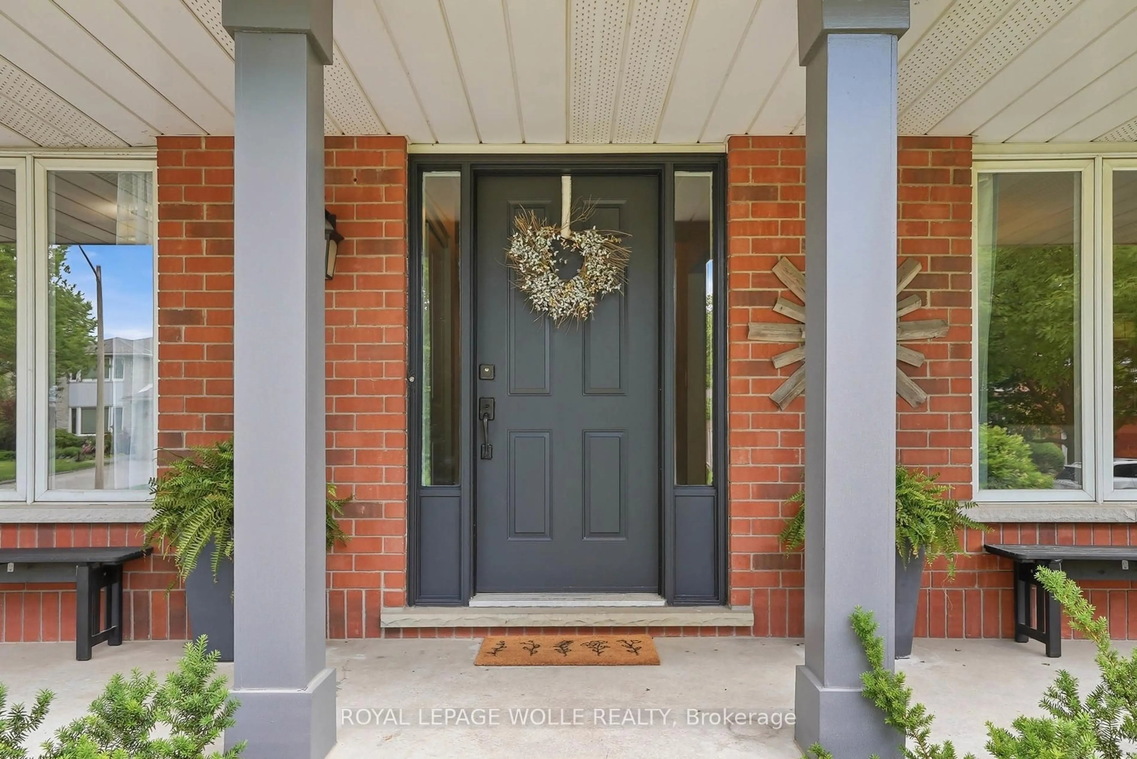 Indoor entryway for 391 Timlock Pl, Waterloo Ontario N2K 3J1