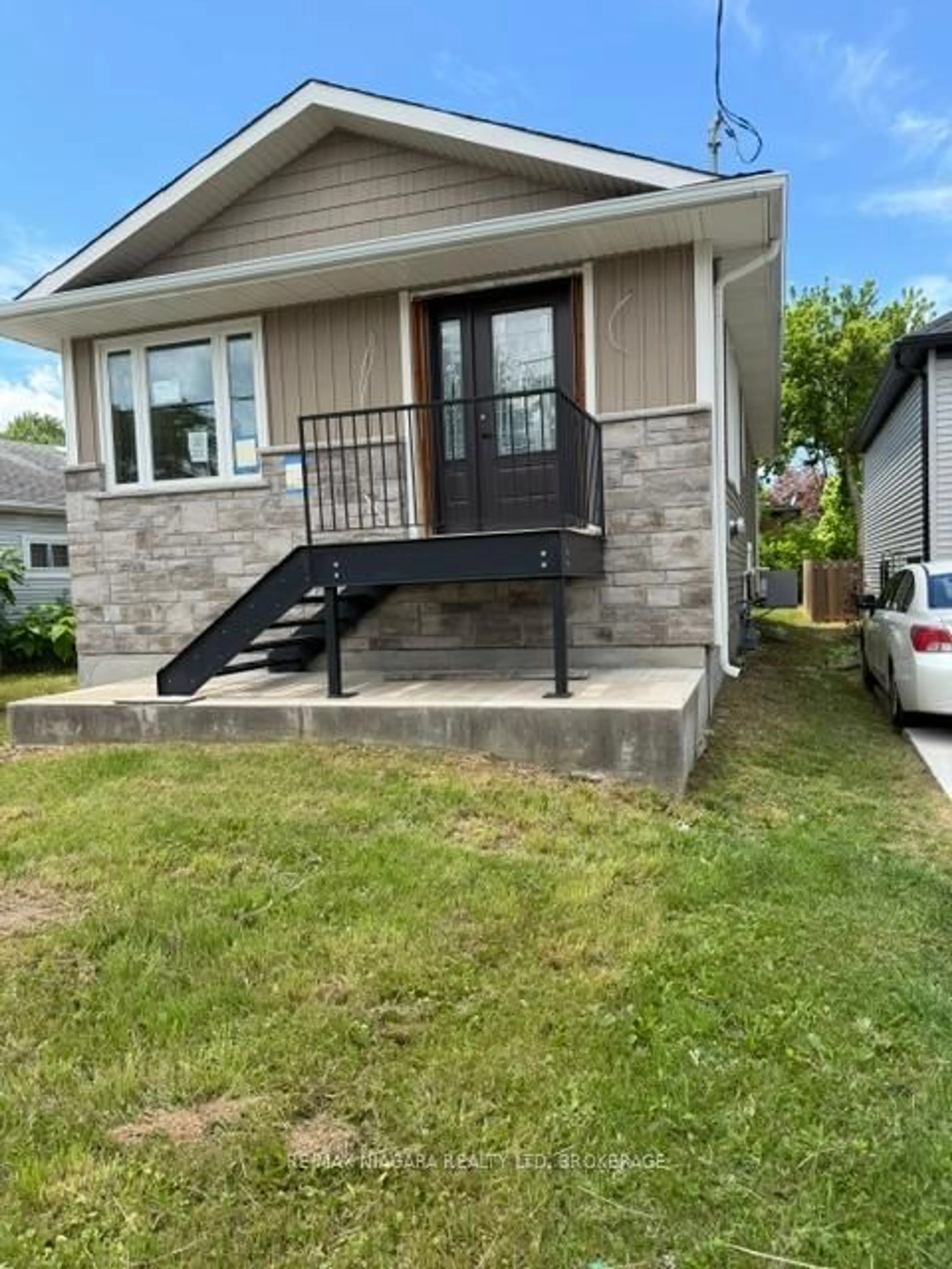 Unknown for 178 Pelham Rd, St. Catharines Ontario L2S 1W3