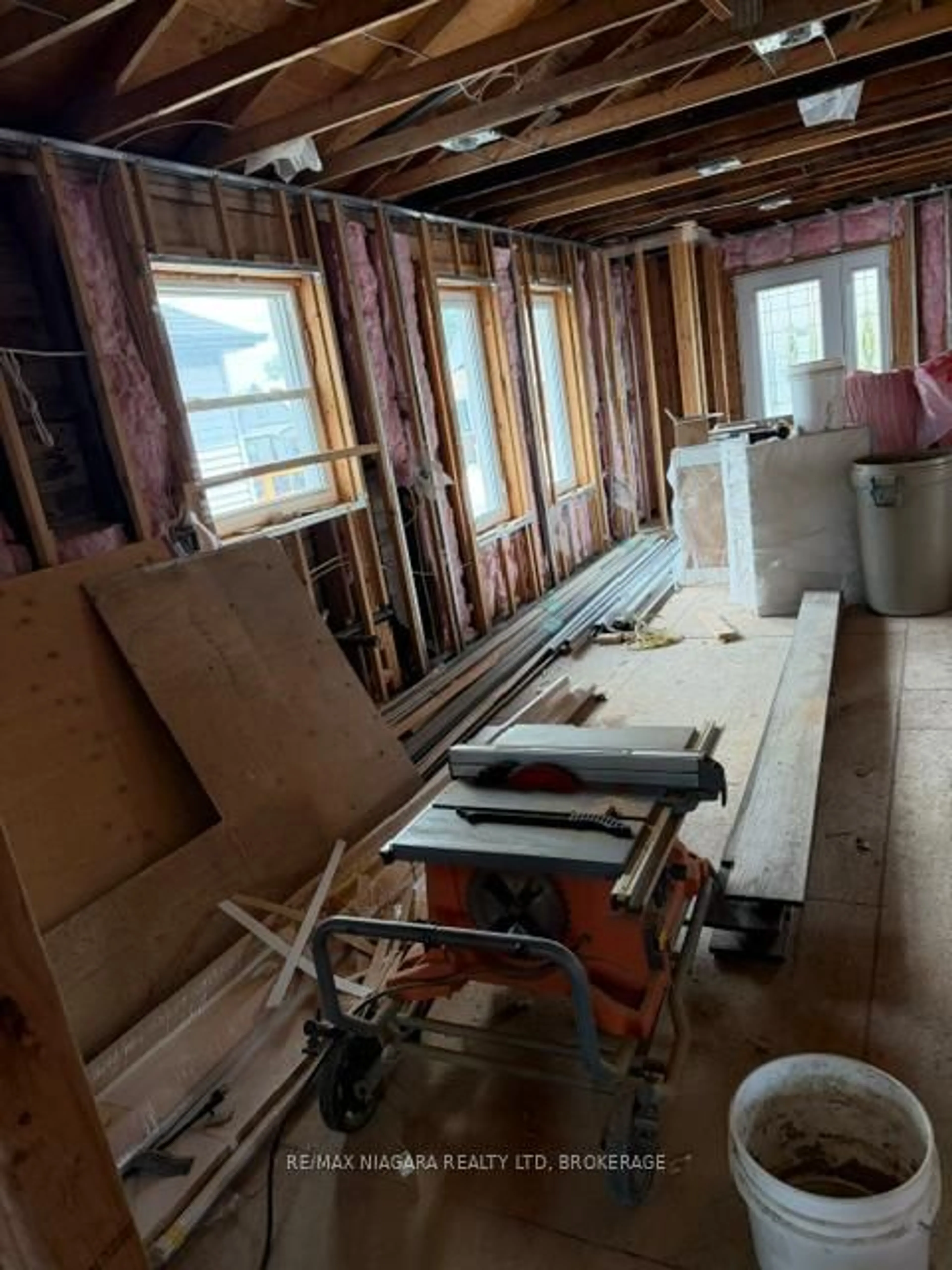 A pic of a room for 178 Pelham Rd, St. Catharines Ontario L2S 1W3