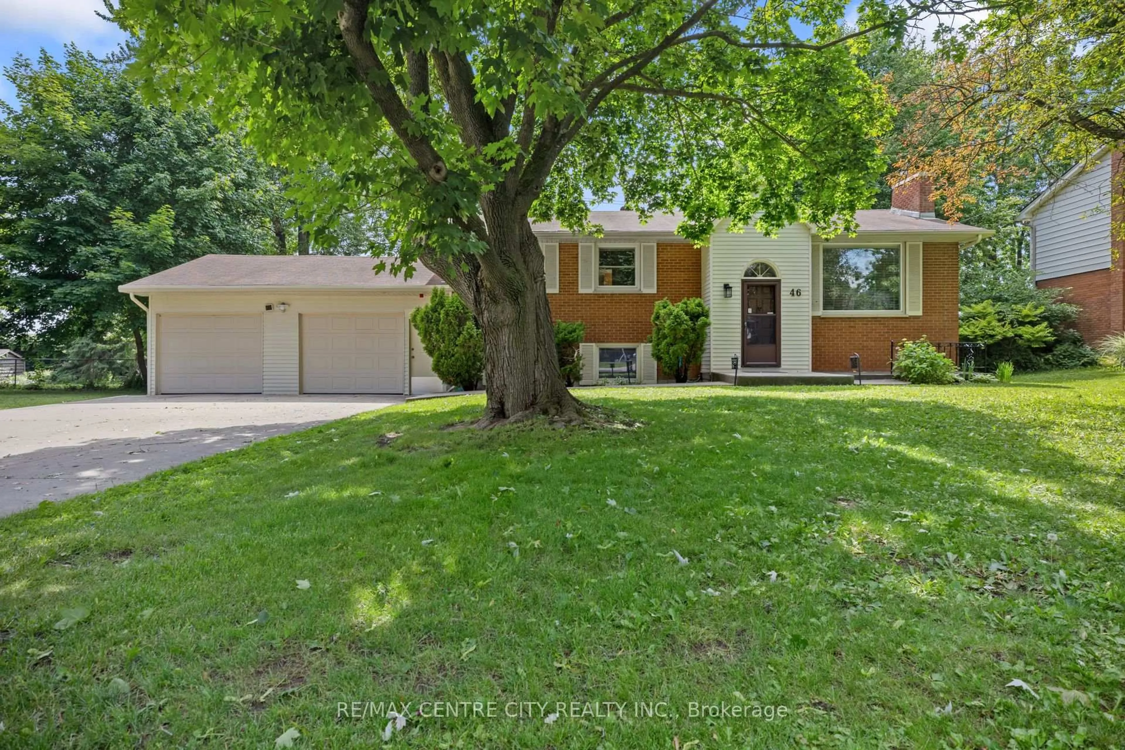 Home with brick exterior material, street for 46 Brentwood Cres, London North Ontario N6G 1X2