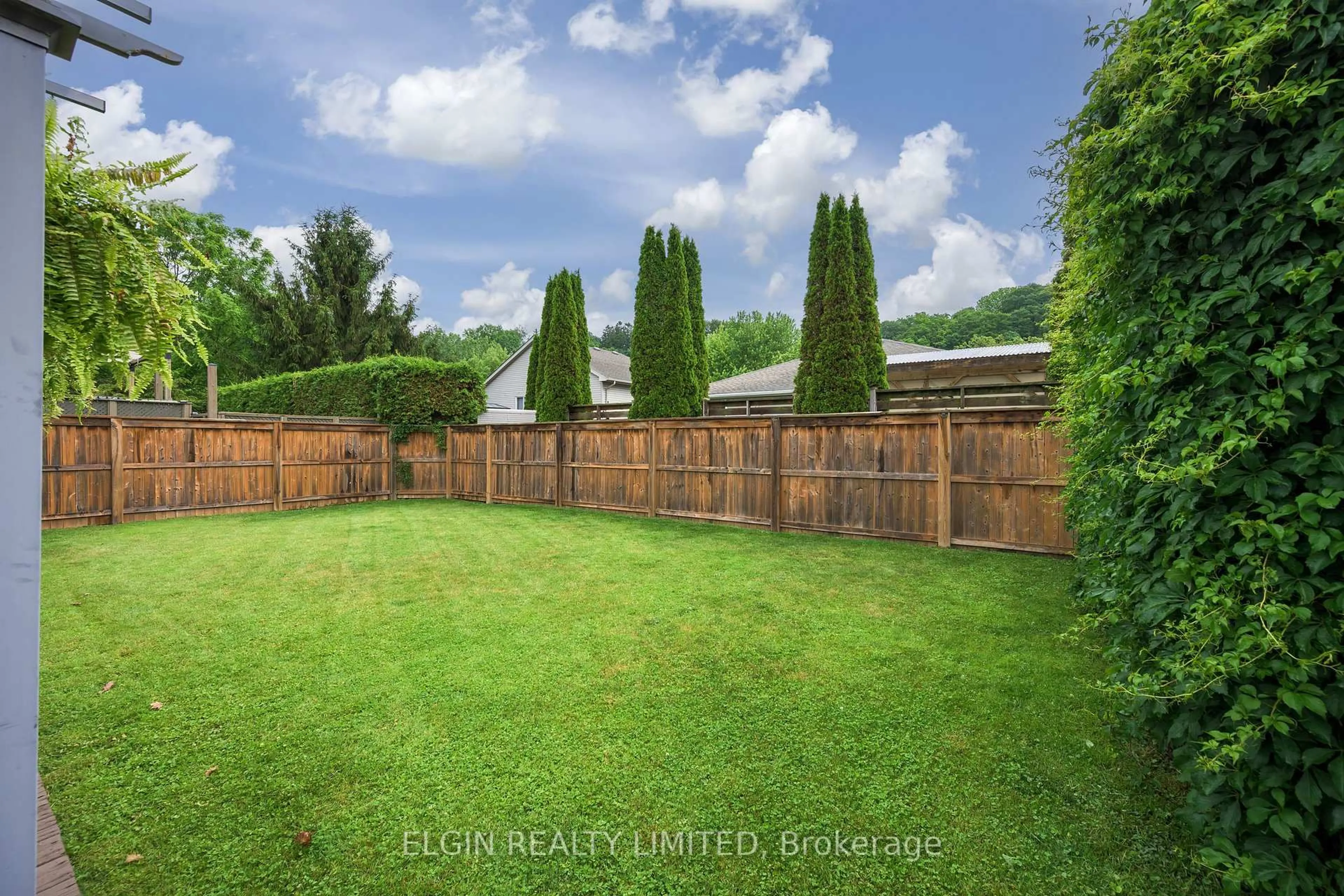 Unknown for 309 Frances St, Central Elgin Ontario N5L 1B2