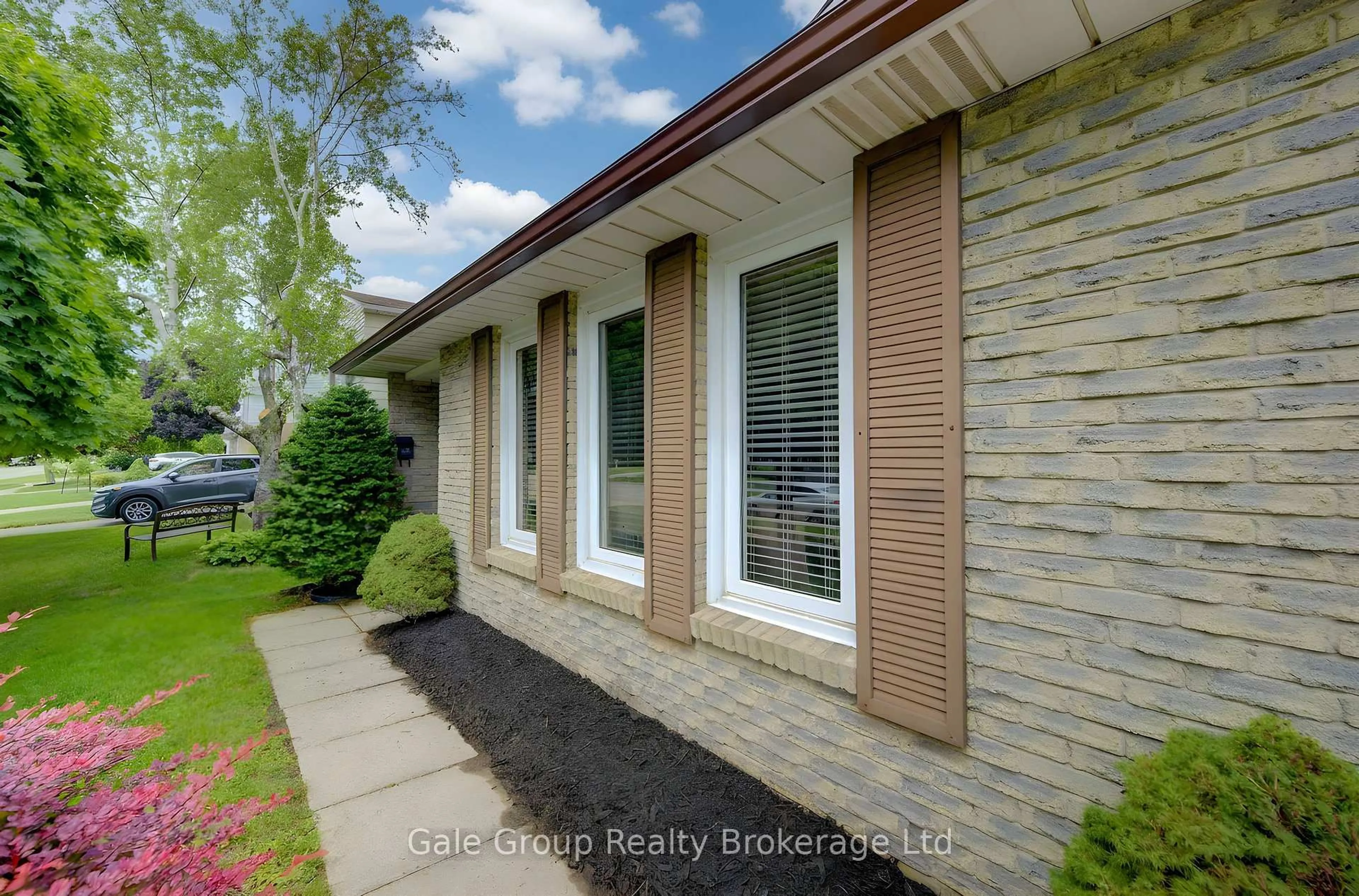 Home with brick exterior material, street for 1894 Briarwood Dr, Cambridge Ontario N3H 5A7