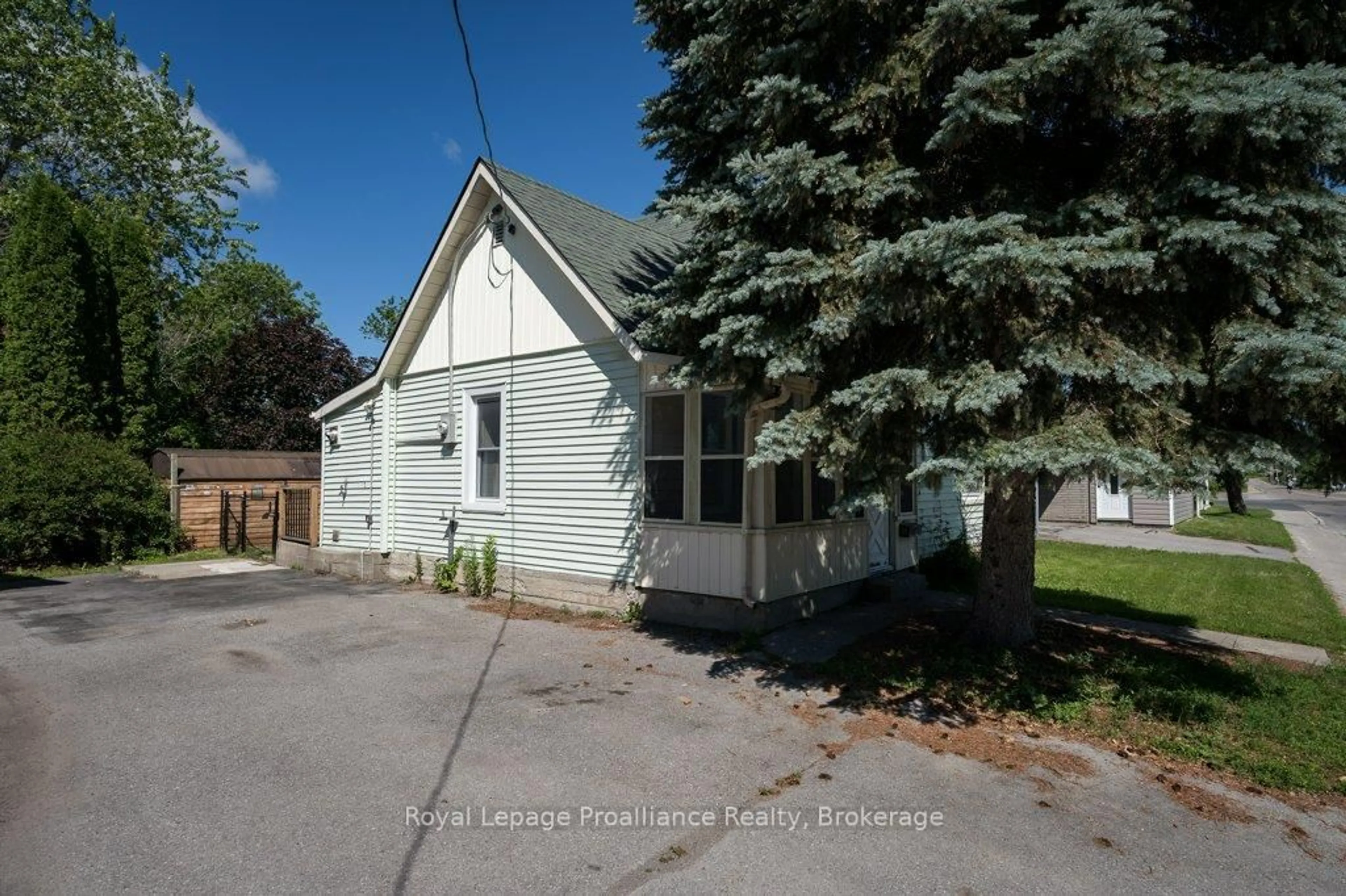 Unknown for 217 North Trent St, Hastings Ontario K0K 2C0
