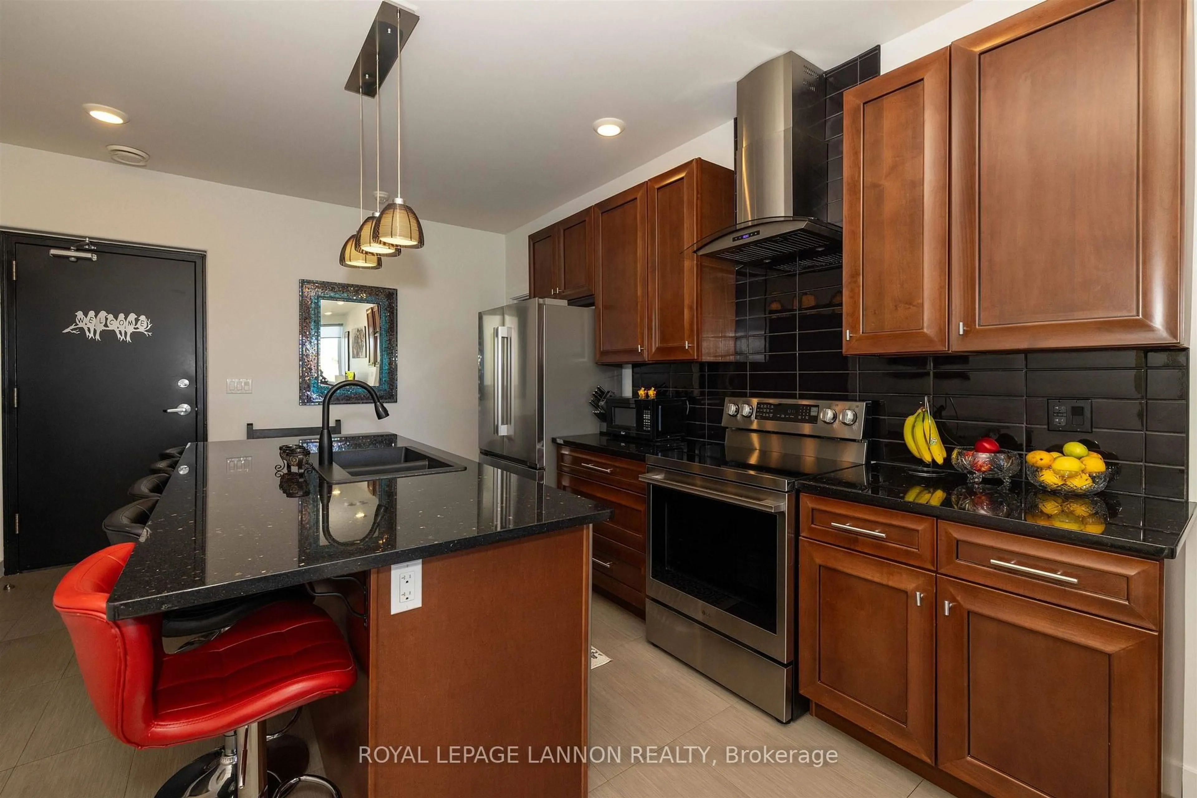 Open concept kitchen, ceramic/tile floor for 96 High St #1324, Thunder Bay Ontario P7A 5R3