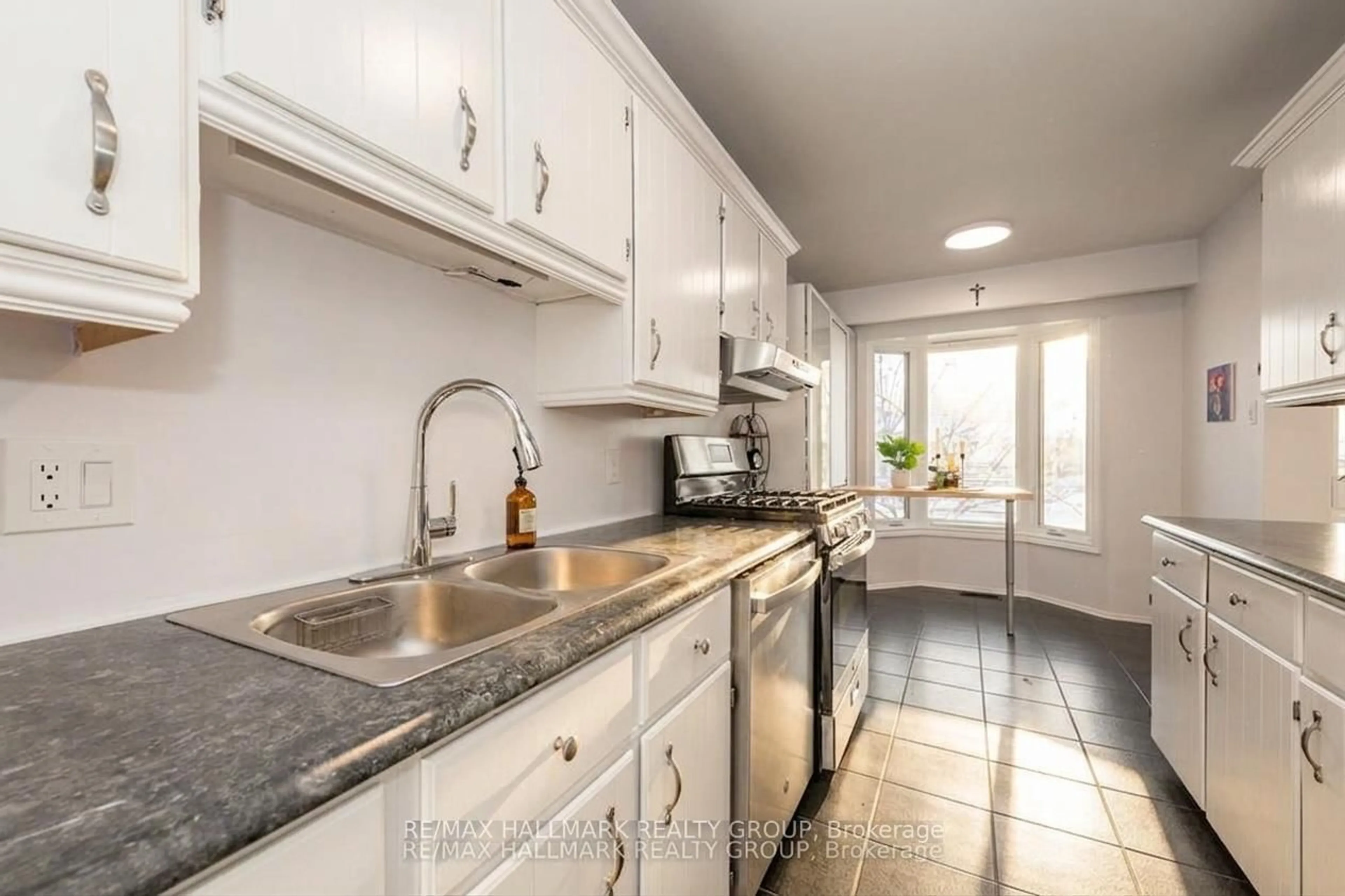 Unknown for 6382 St. Louis Dr, Ottawa Ontario K1C 2Y1