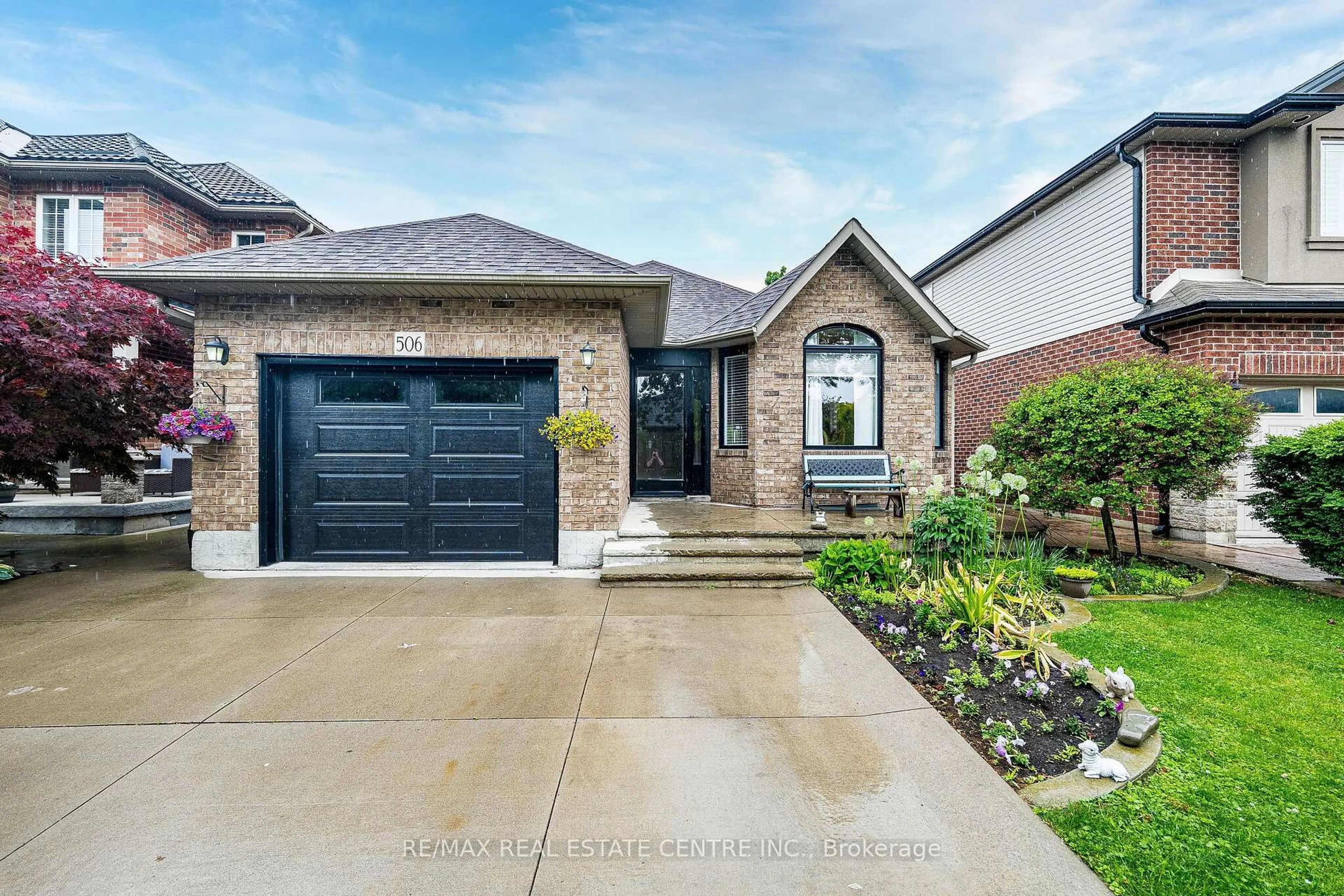 Home with brick exterior material, street for 506 Jones Rd, Hamilton Ontario L8E 6E3