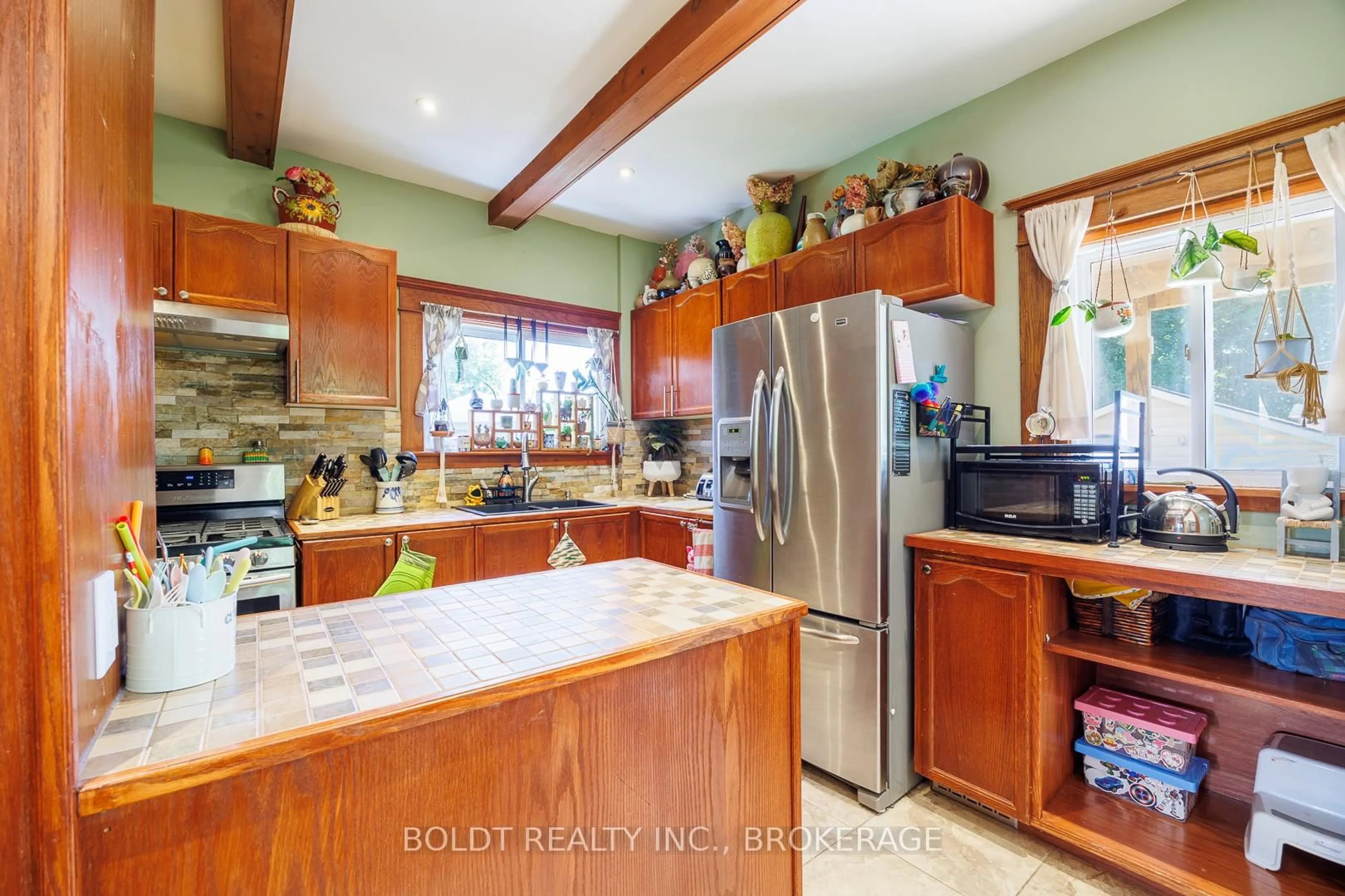 Open concept kitchen, unknown for 5285 THIRD Ave, Niagara Falls Ontario L2E 4M6