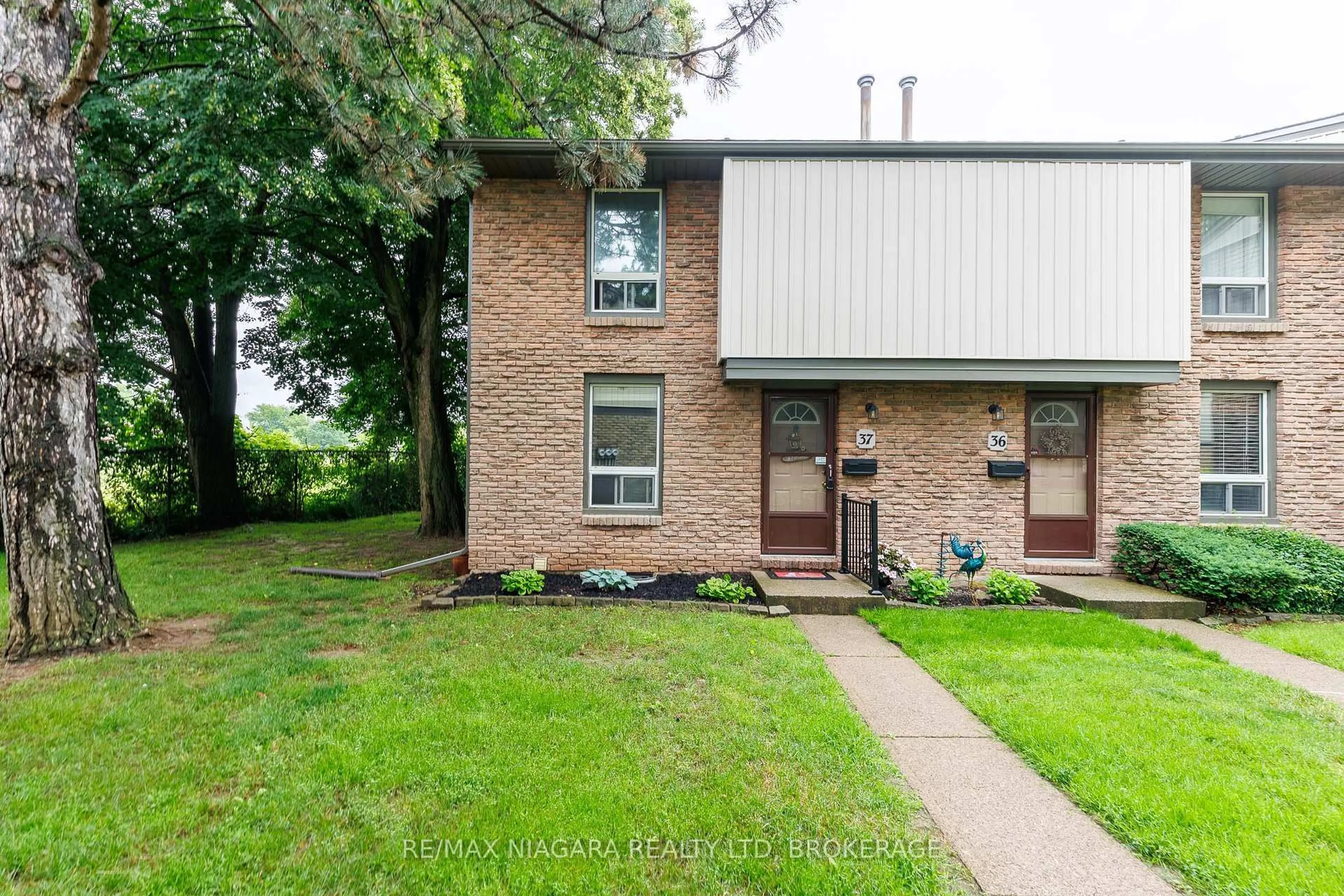 Unknown for 302 VINE St #37, St. Catharines Ontario L2M 7M6