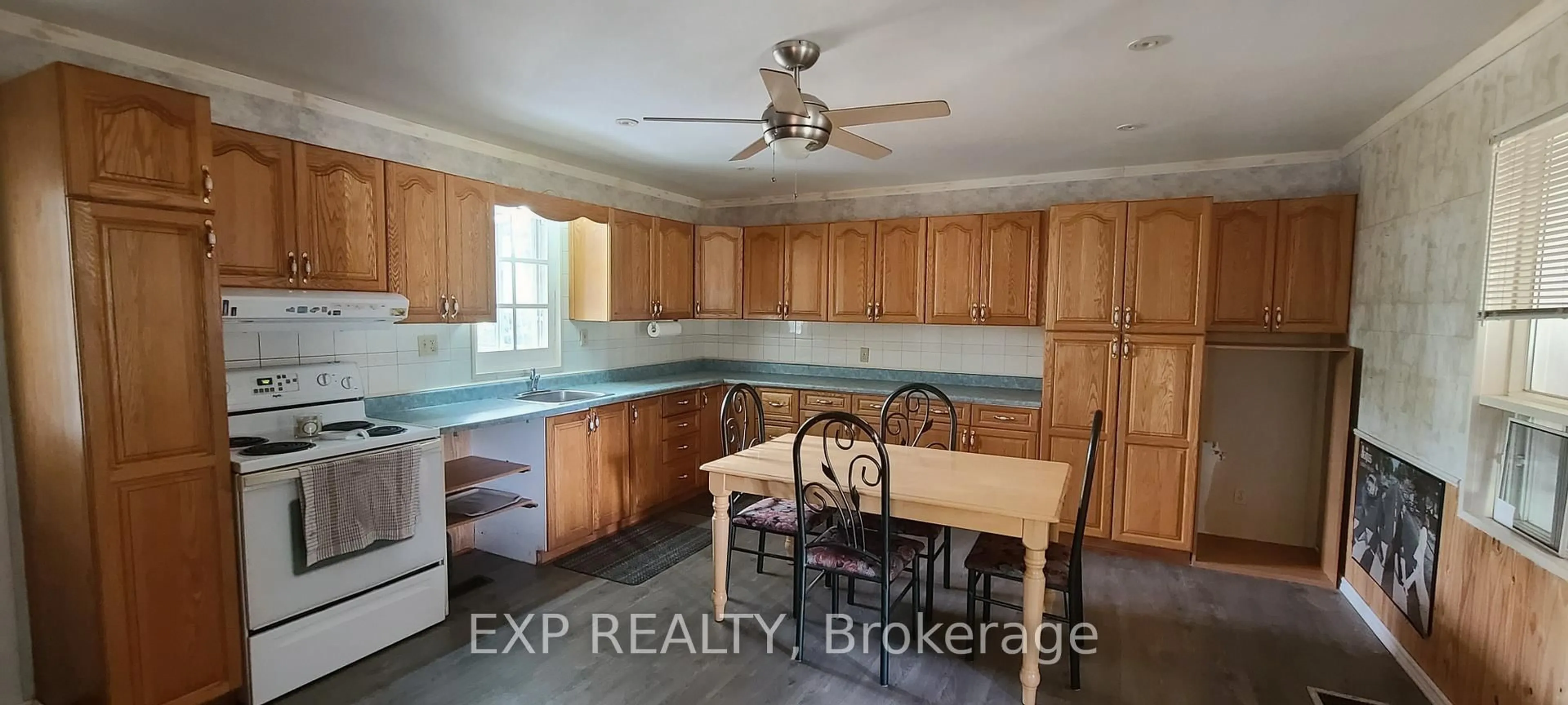 Open concept kitchen, ceramic/tile floor for 3620 Carriere Rd, Alfred and Plantagenet Ontario K0B 1A0