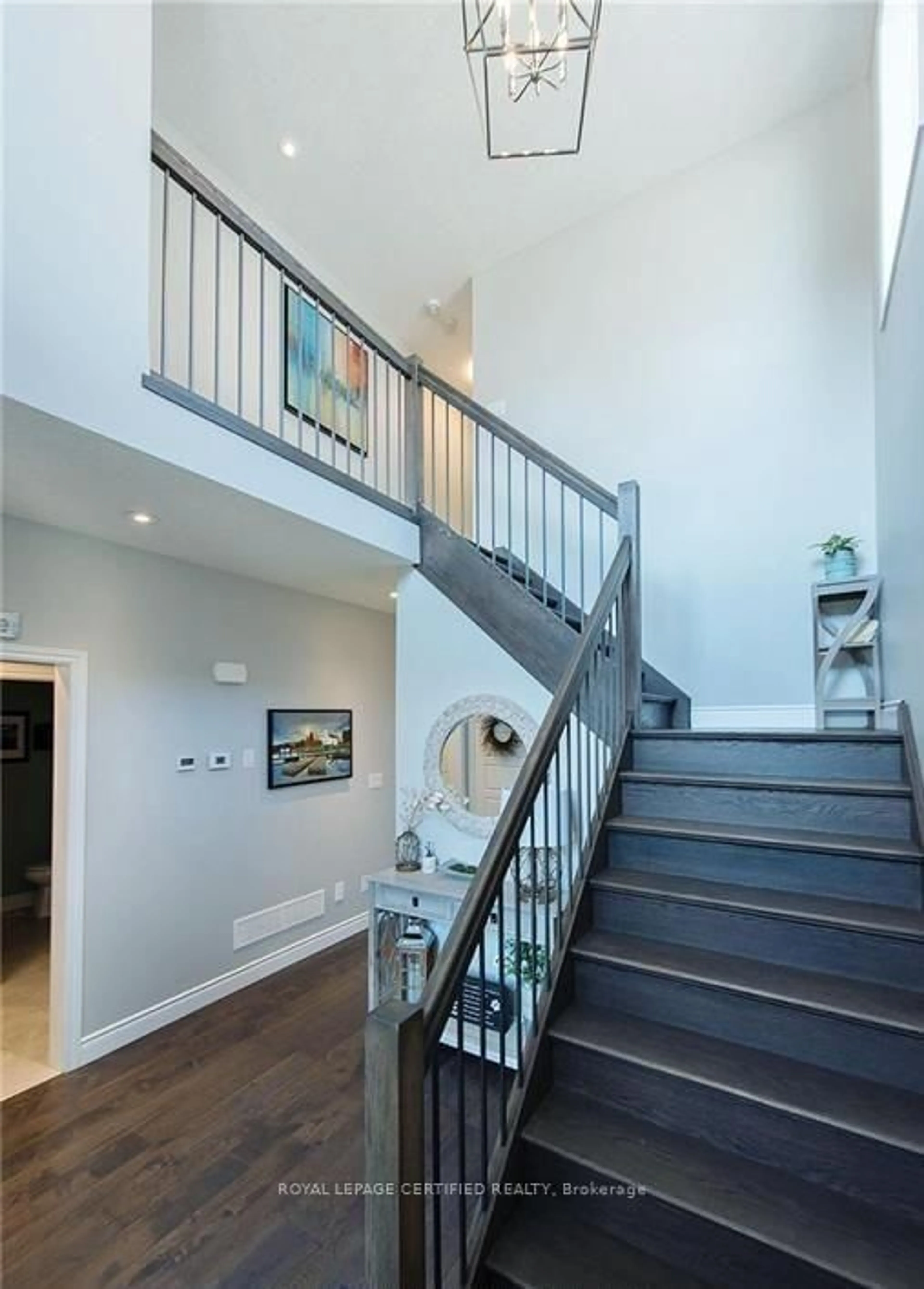 Stairs for 940 Reeves Ave, London North Ontario N6G 0E2