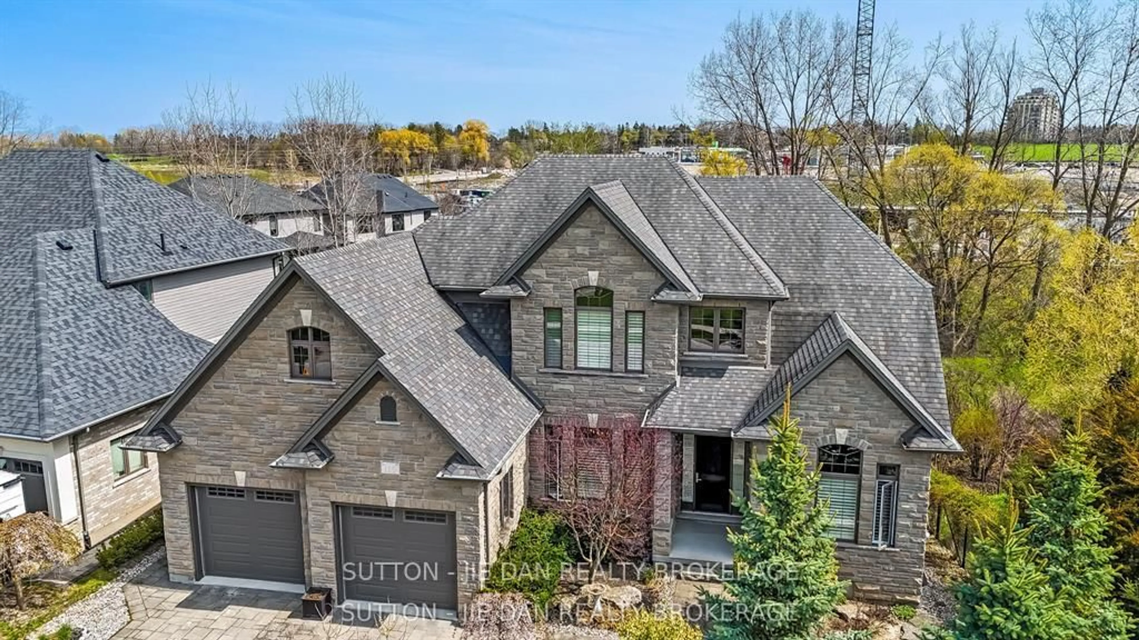 Home with brick exterior material, mountain view for 115 Pebblecreek Walk, London North Ontario N6G 0K4