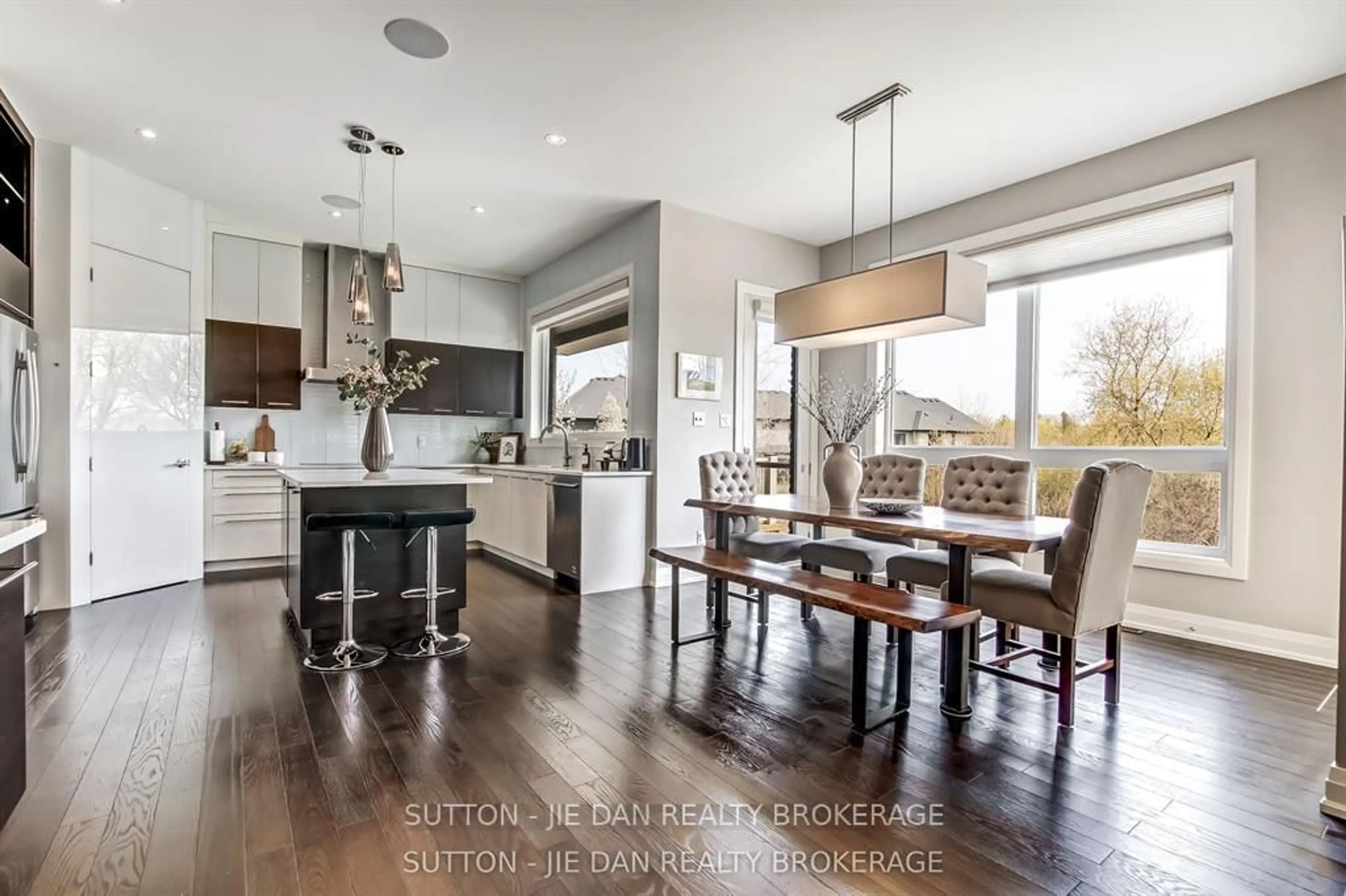 Open concept kitchen, unknown for 115 Pebblecreek Walk, London North Ontario N6G 0K4