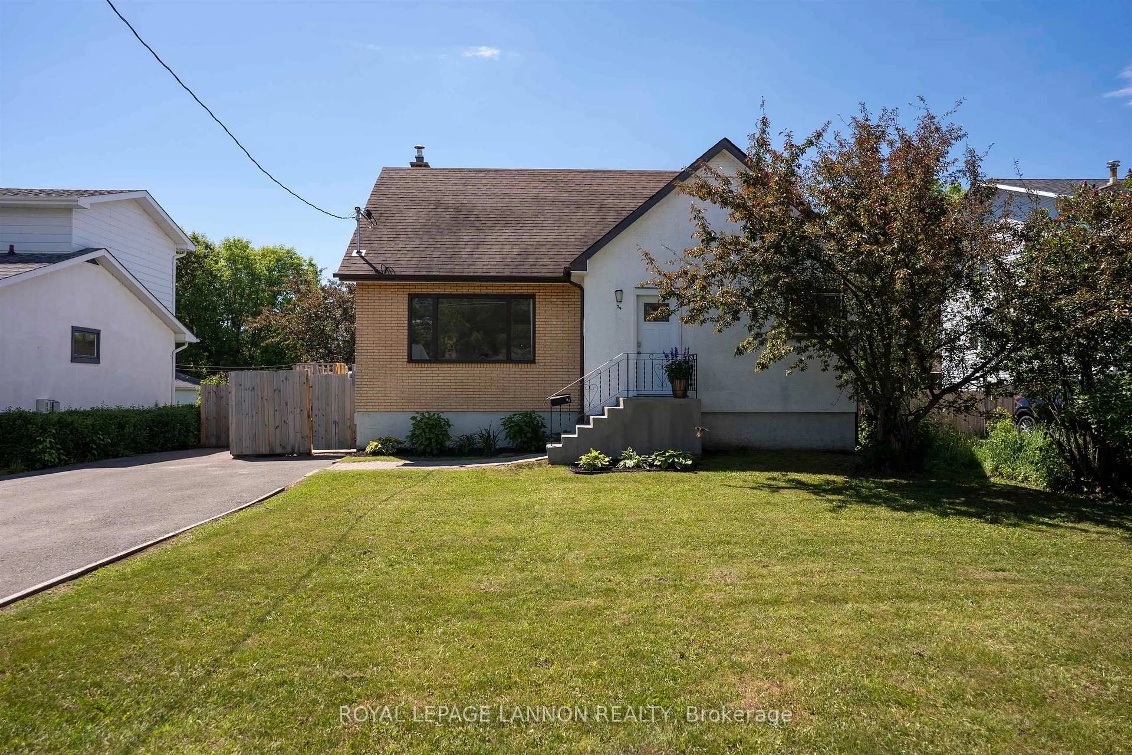 A pic from outside/outdoor area/front of a property/back of a property/a pic from drone, street for 79 VERA Ave, Thunder Bay Ontario P7A 6T7
