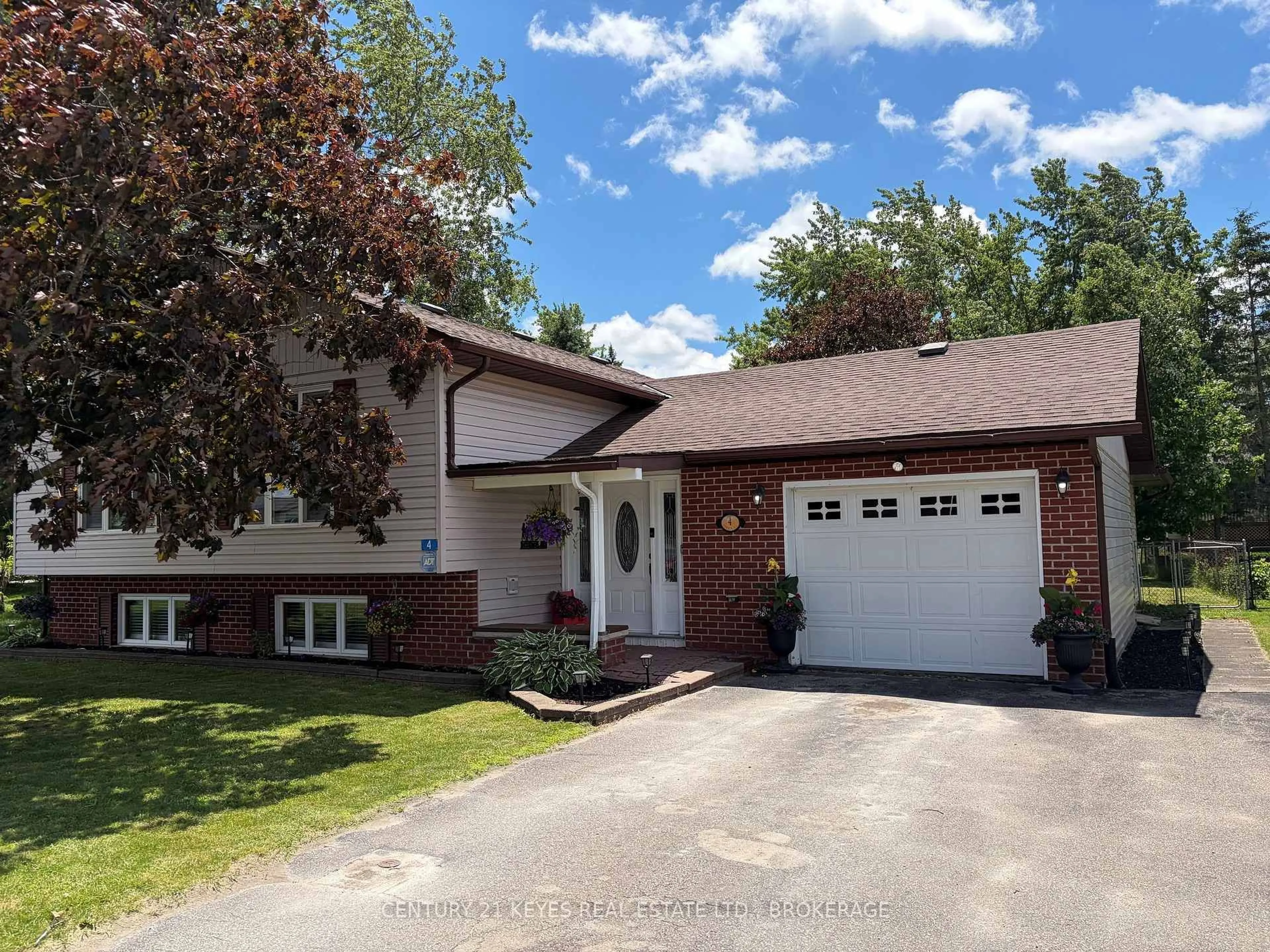 Home with vinyl exterior material, street for 4 Jessie St, Lansdowne Village Ontario K0E 1L0