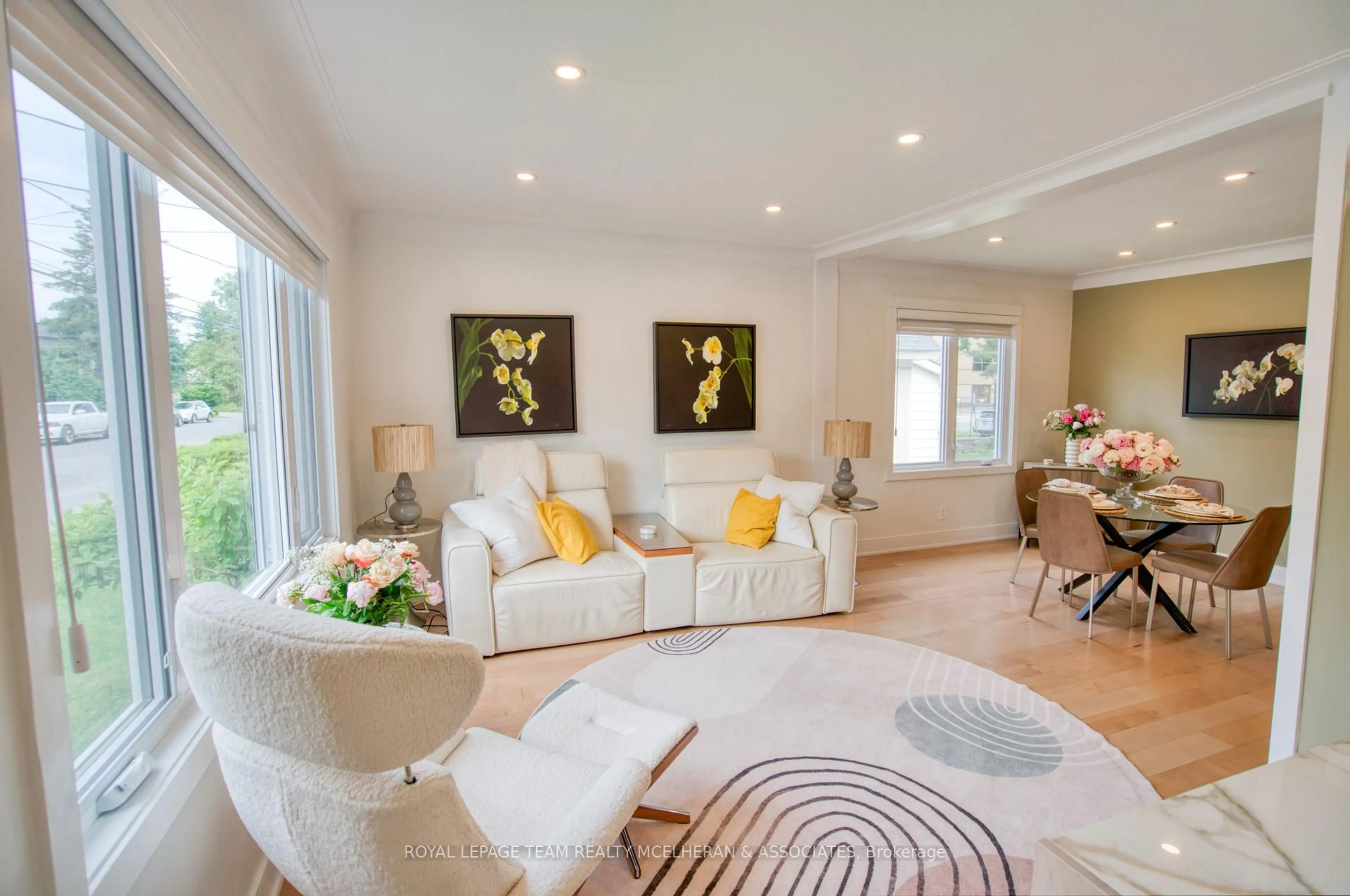 Living room with furniture, unknown for 415 Hilson Ave, Ottawa Ontario K1Z 6B9