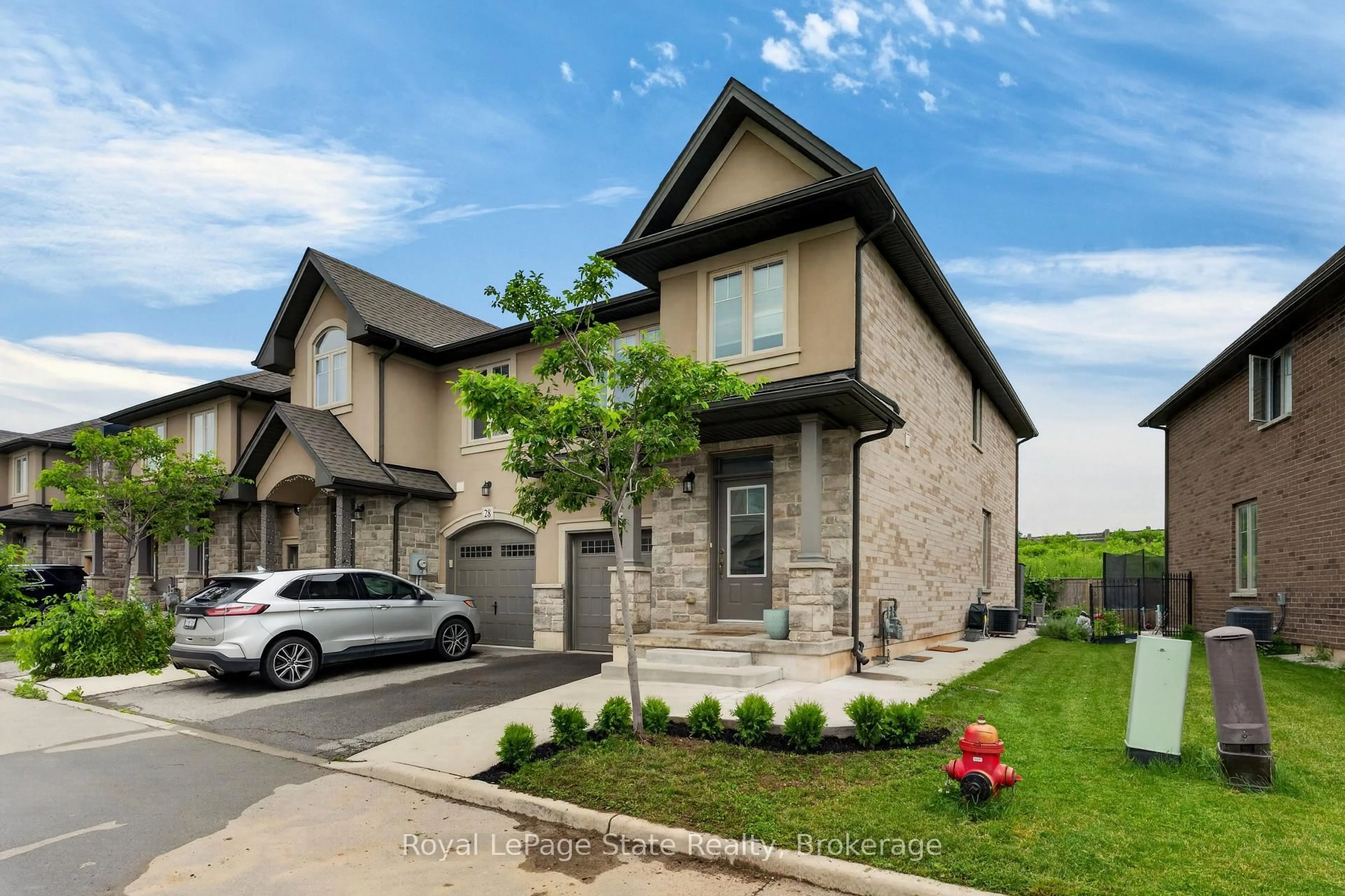 Home with brick exterior material, street for 98 Shoreview Pl #27, Hamilton Ontario L8E 0J4