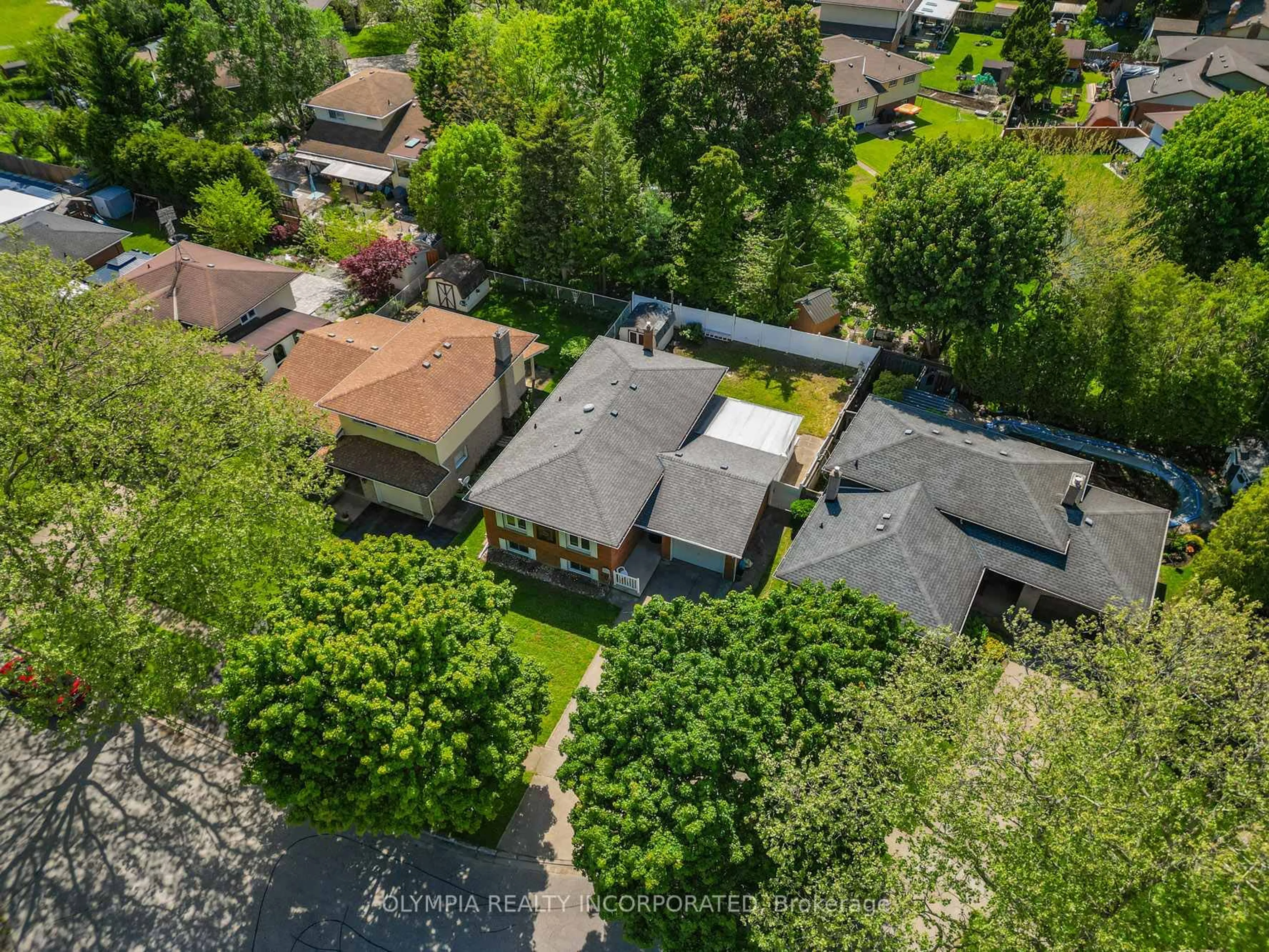 A pic from outside/outdoor area/front of a property/back of a property/a pic from drone, street for 2793 Henley Ave, Niagara Falls Ontario L2J 3M3