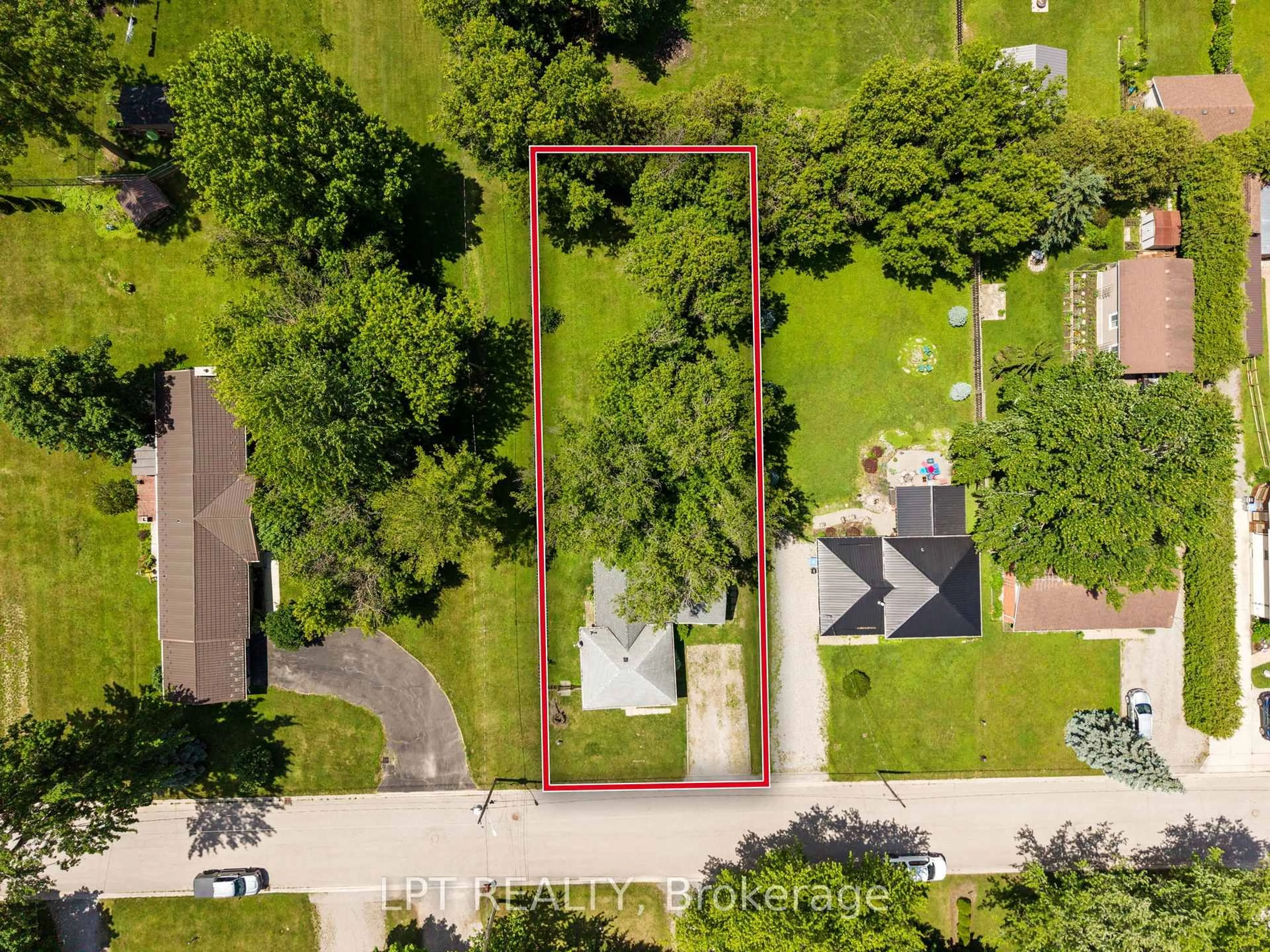 A pic from outside/outdoor area/front of a property/back of a property/a pic from drone, street for 269 Richmond St, North Middlesex Ontario N0M 2K0