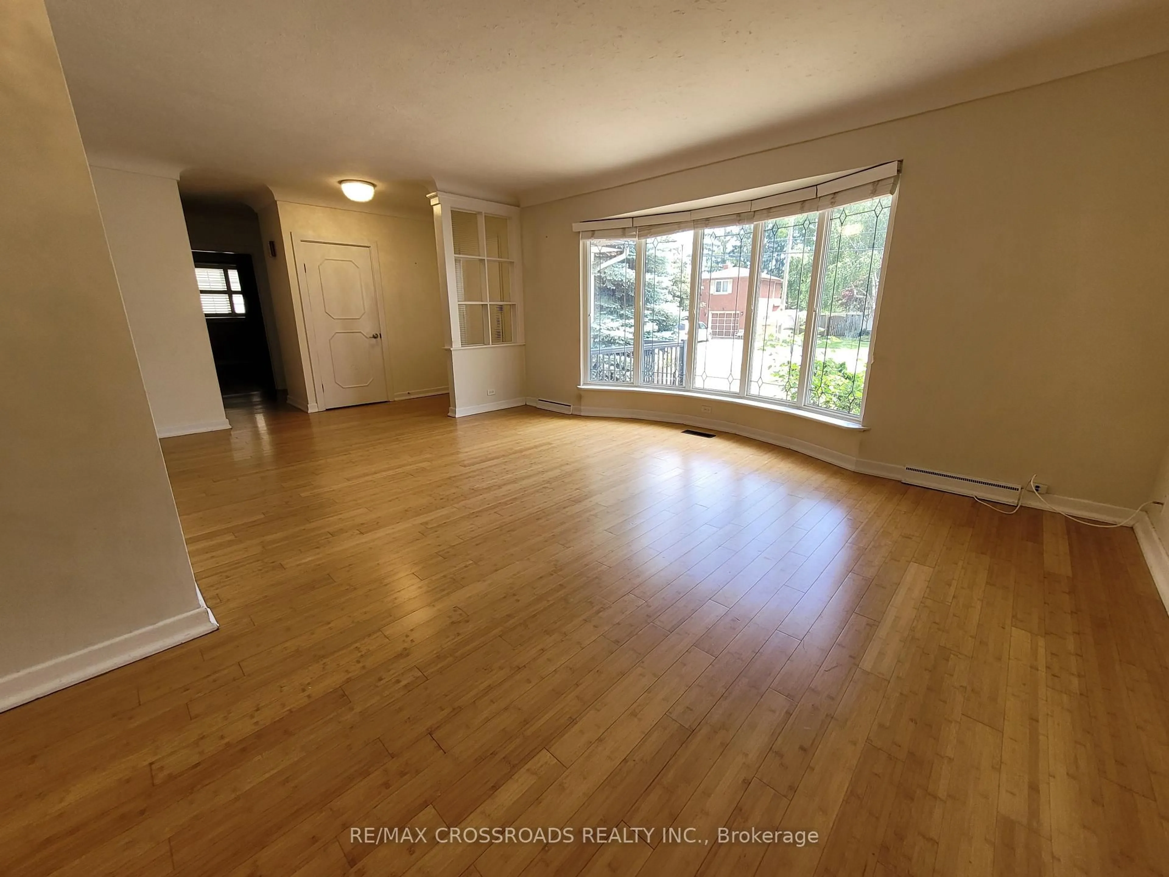 A pic of a room for 6039 Althea St, Niagara Falls Ontario L2E 5G4