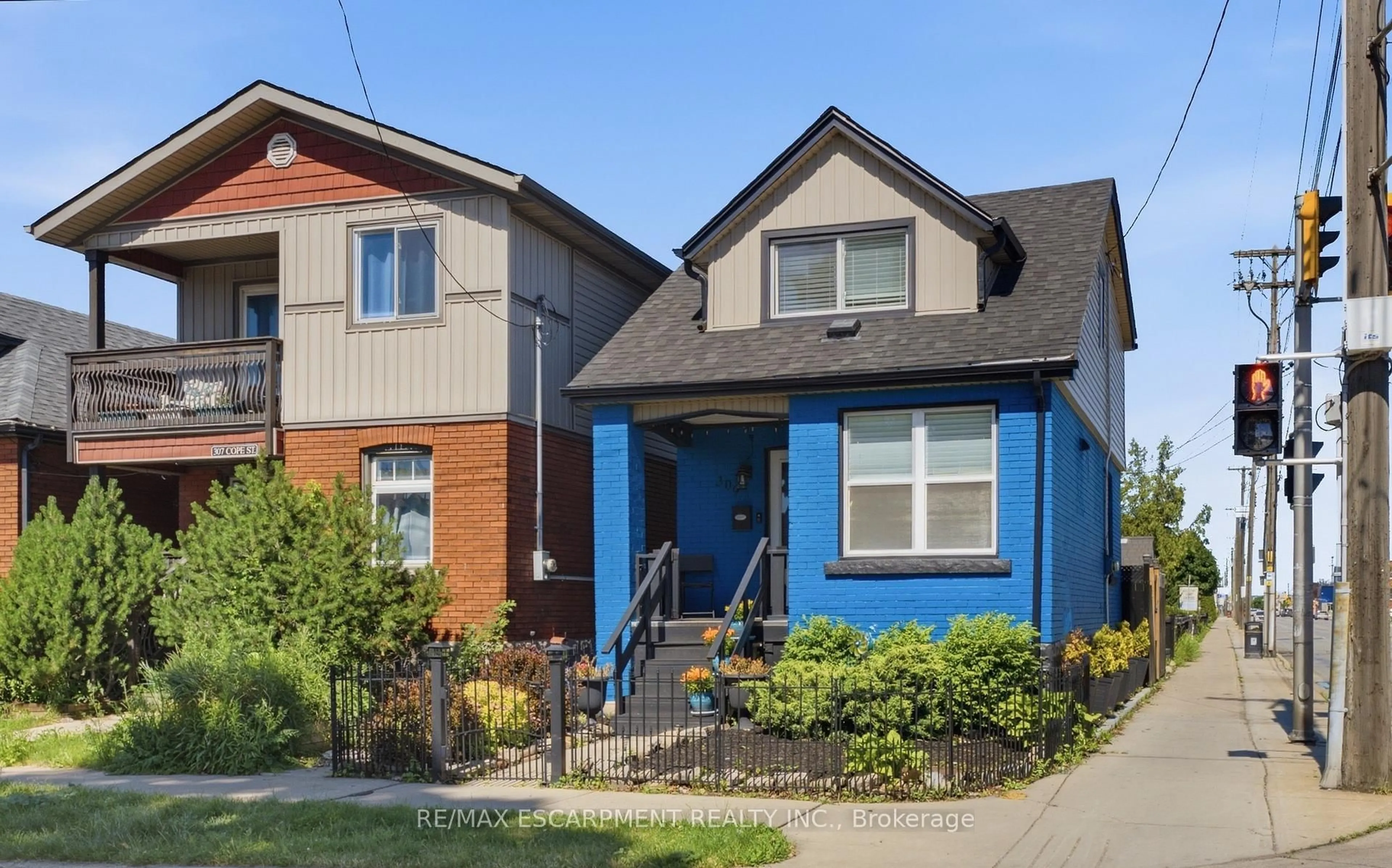 Home with brick exterior material, street for 309 Cope St, Hamilton Ontario L8H 5B8