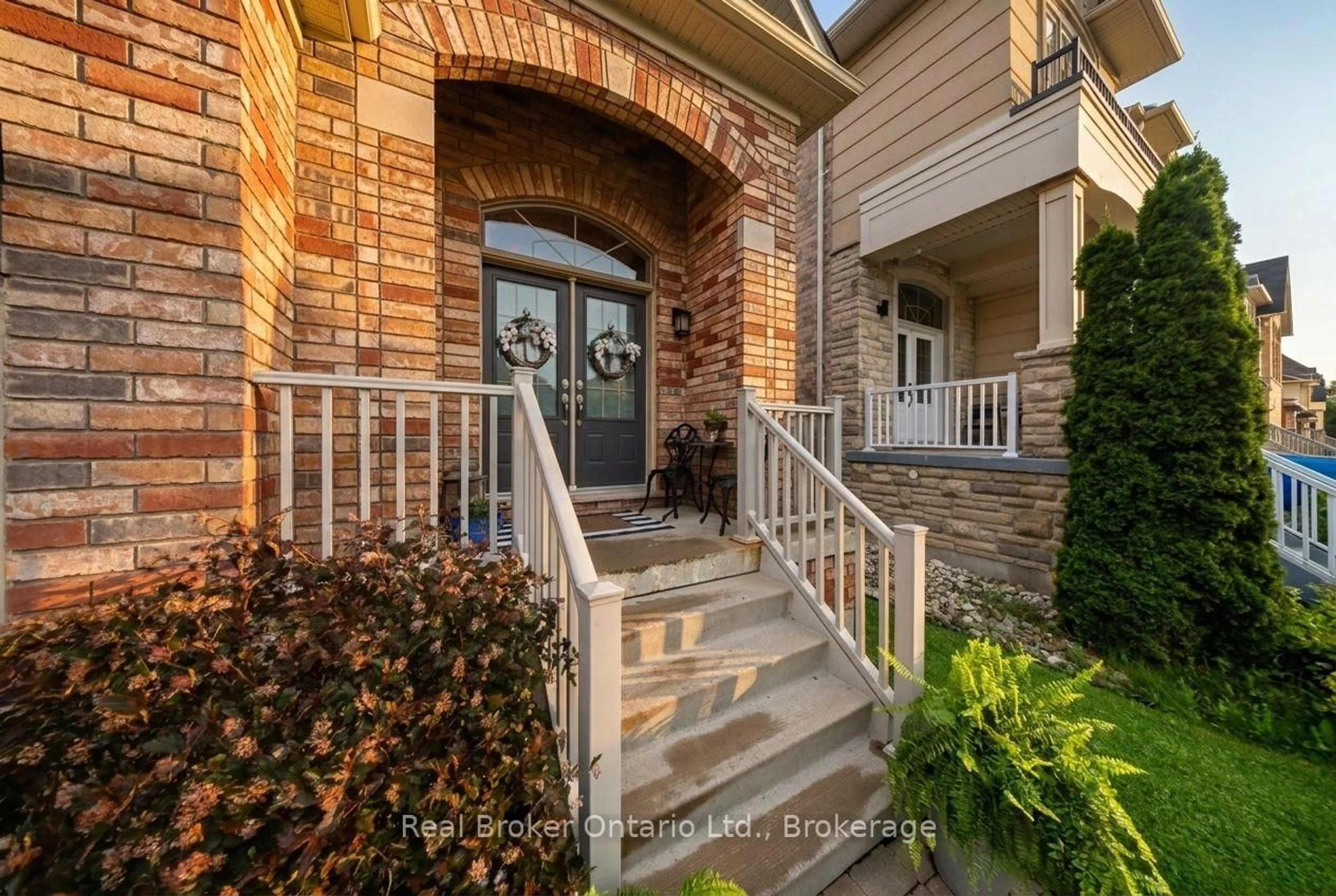 Home with brick exterior material, street for 419 Rideau River St, Waterloo Ontario N2V 2Y4