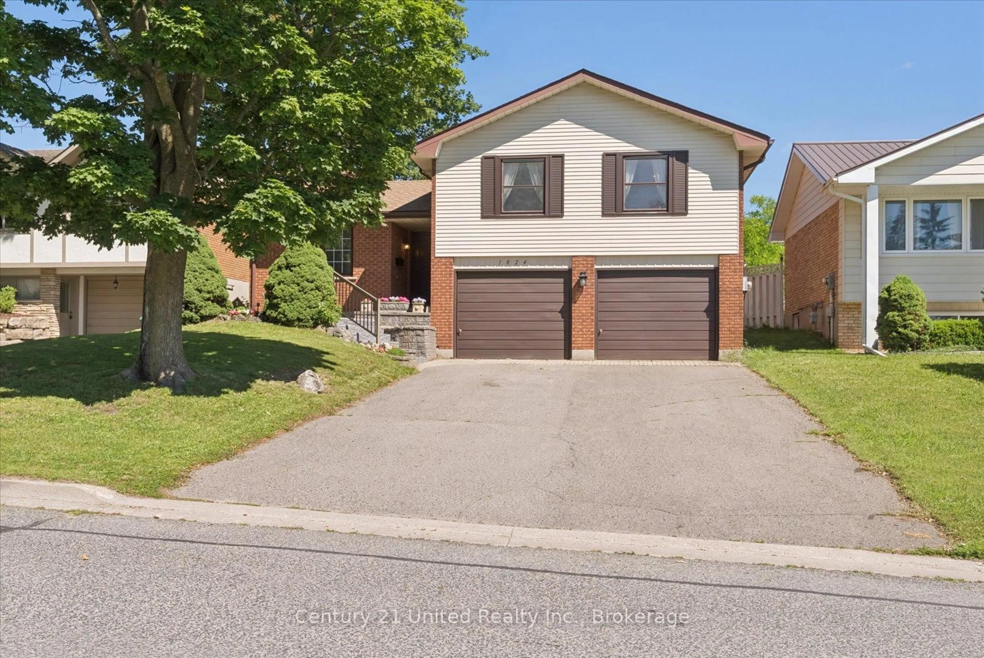 Home with vinyl exterior material, street for 1824 Mapleridge Dr, Peterborough Ontario K9K 1P9