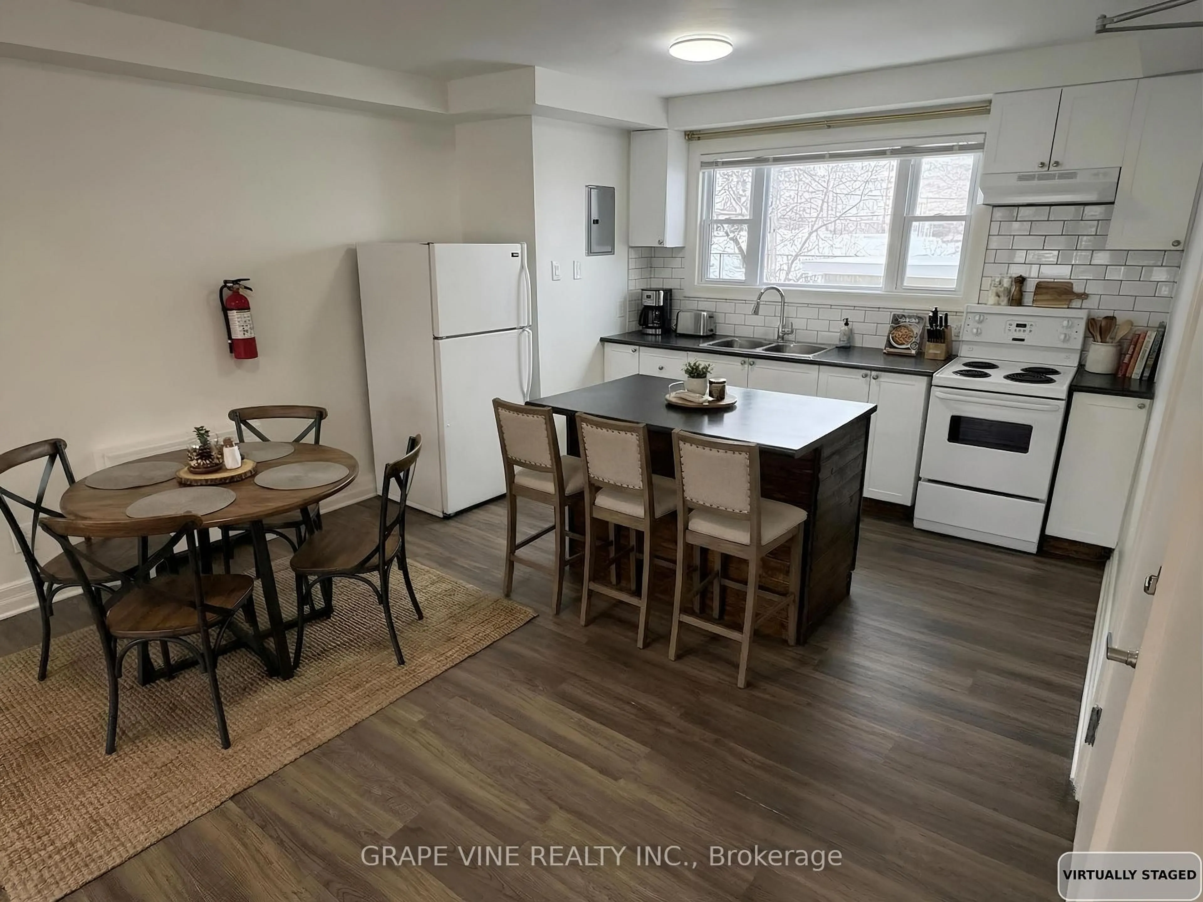 Standard kitchen, unknown for 824 Kirkwood Ave, Ottawa Ontario K1Z 5Y2
