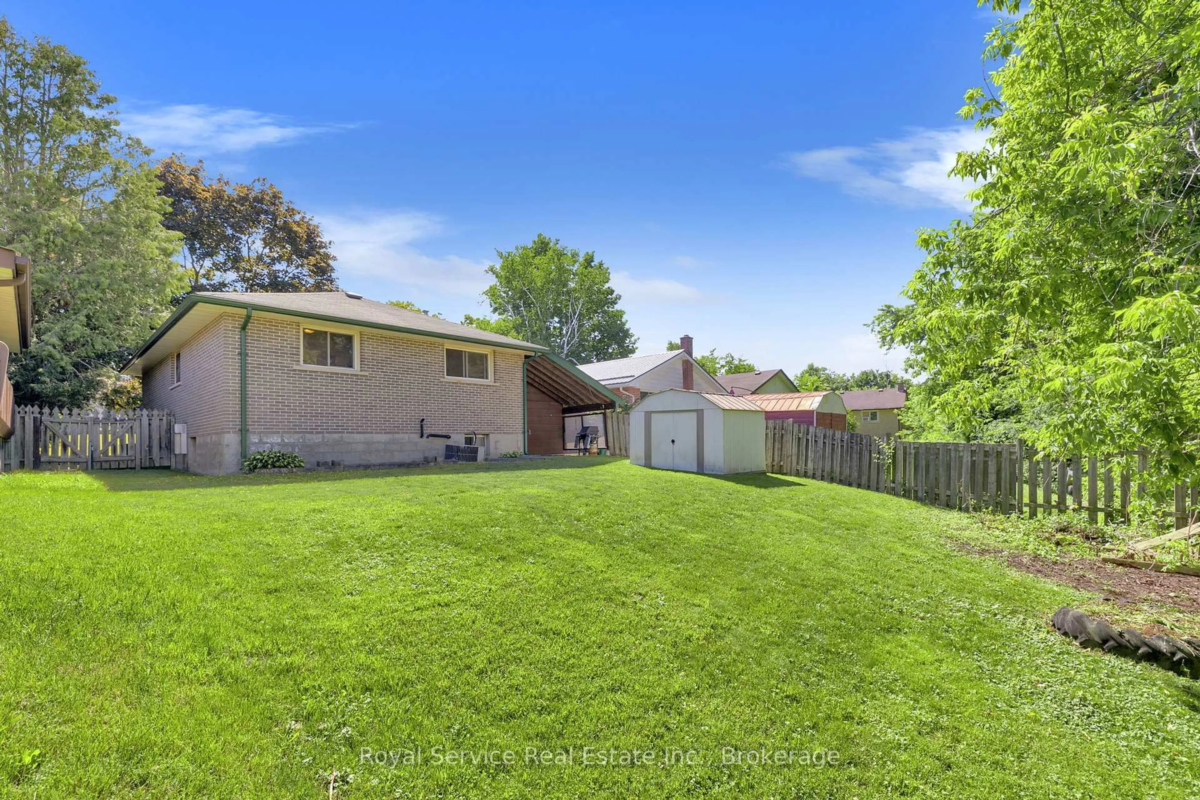 A pic from outside/outdoor area/front of a property/back of a property/a pic from drone, mountain view for 745 Eastdale Crt, Peterborough Ontario K9H 7C6