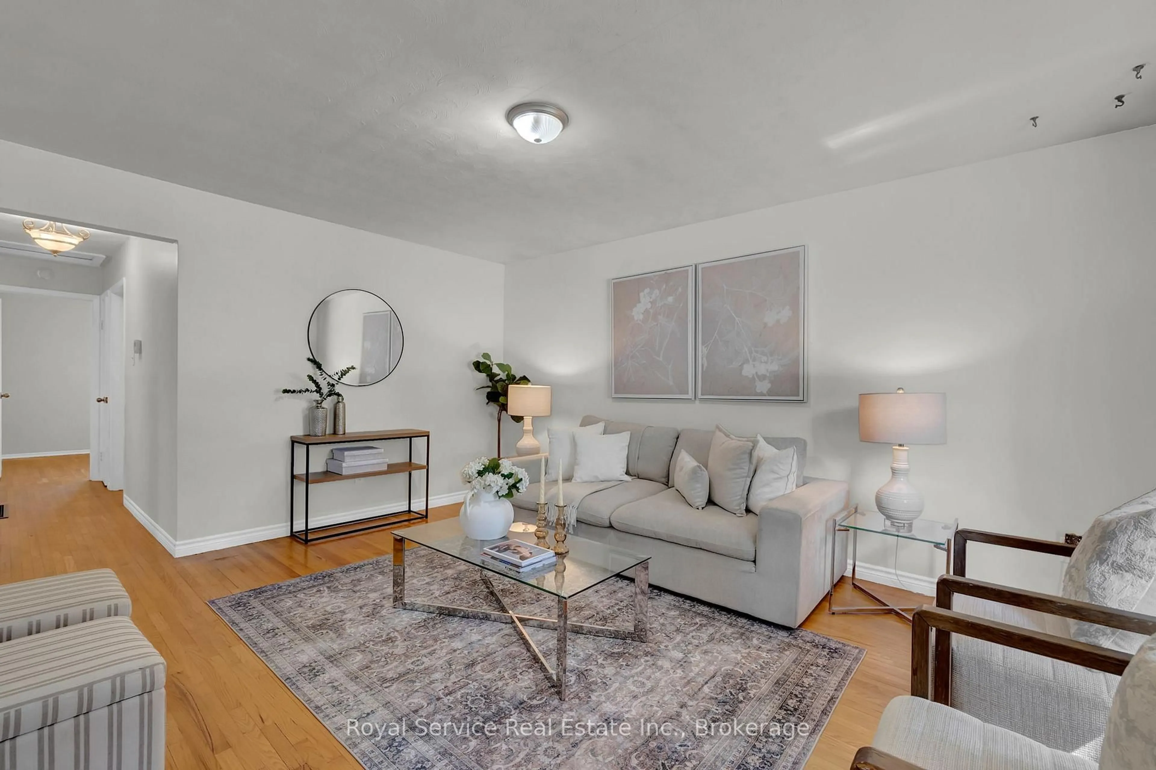 Living room with furniture, unknown for 745 Eastdale Crt, Peterborough Ontario K9H 7C6