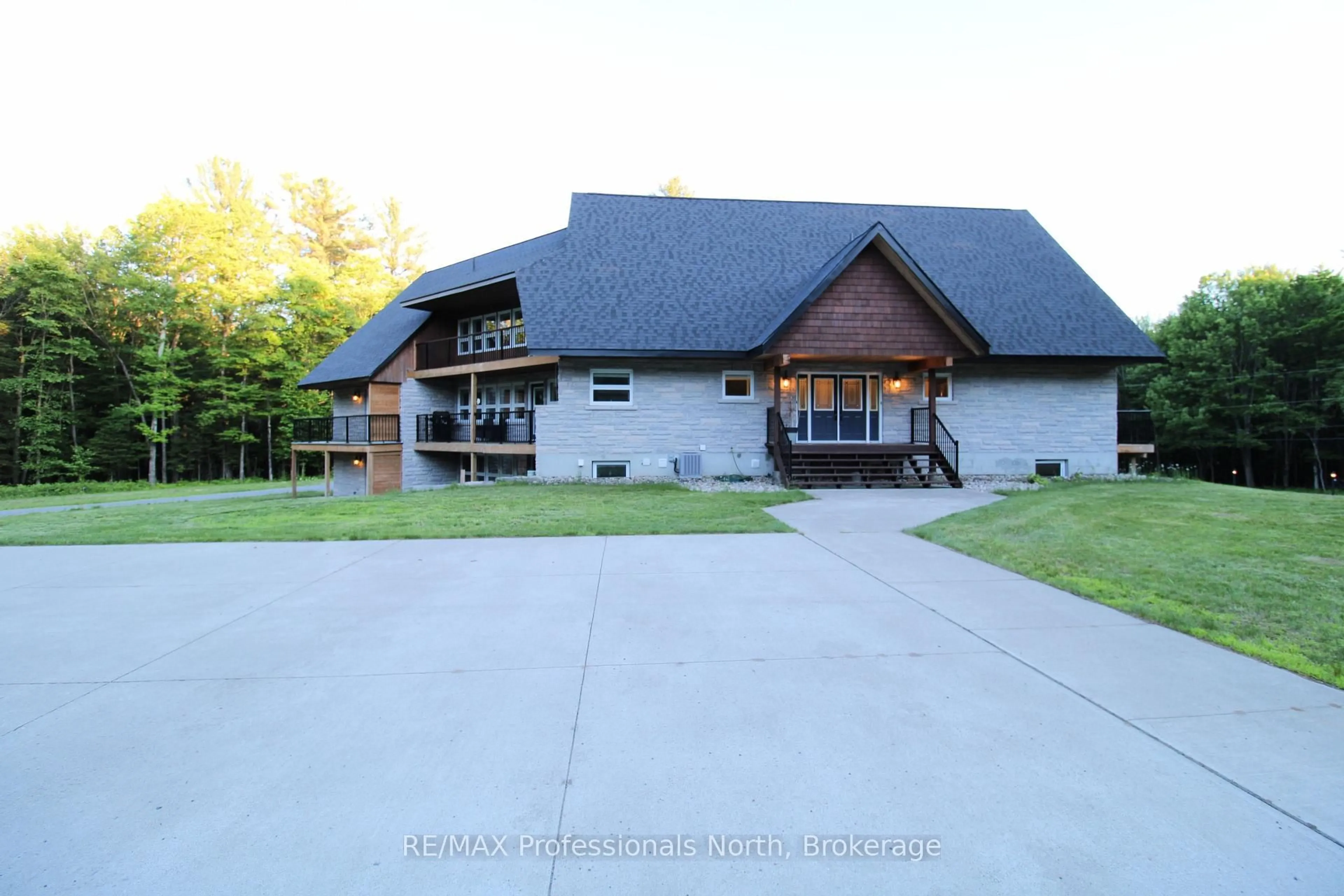 Unknown for 1196 Ravenscliffe Rd, Huntsville Ontario P1H 2N5