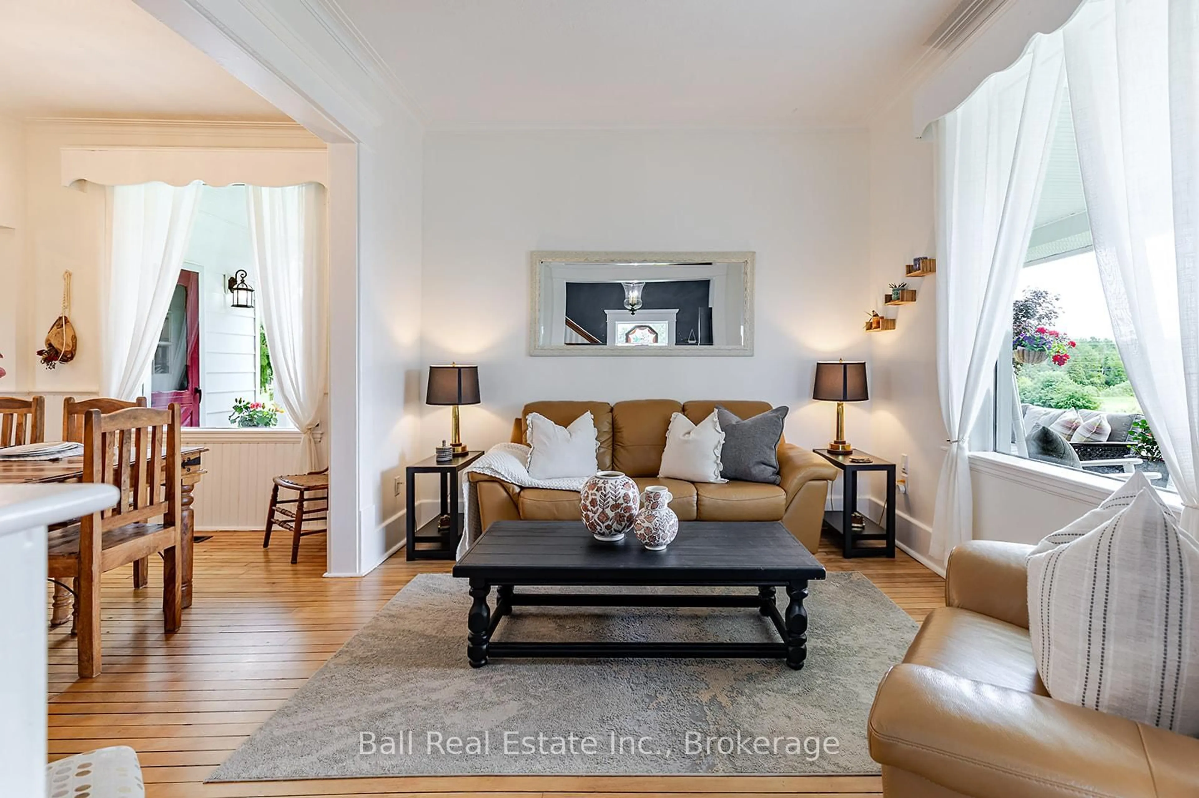 Living room with furniture, unknown for 734 Tara Rd, Selwyn Ontario K0L 1T0