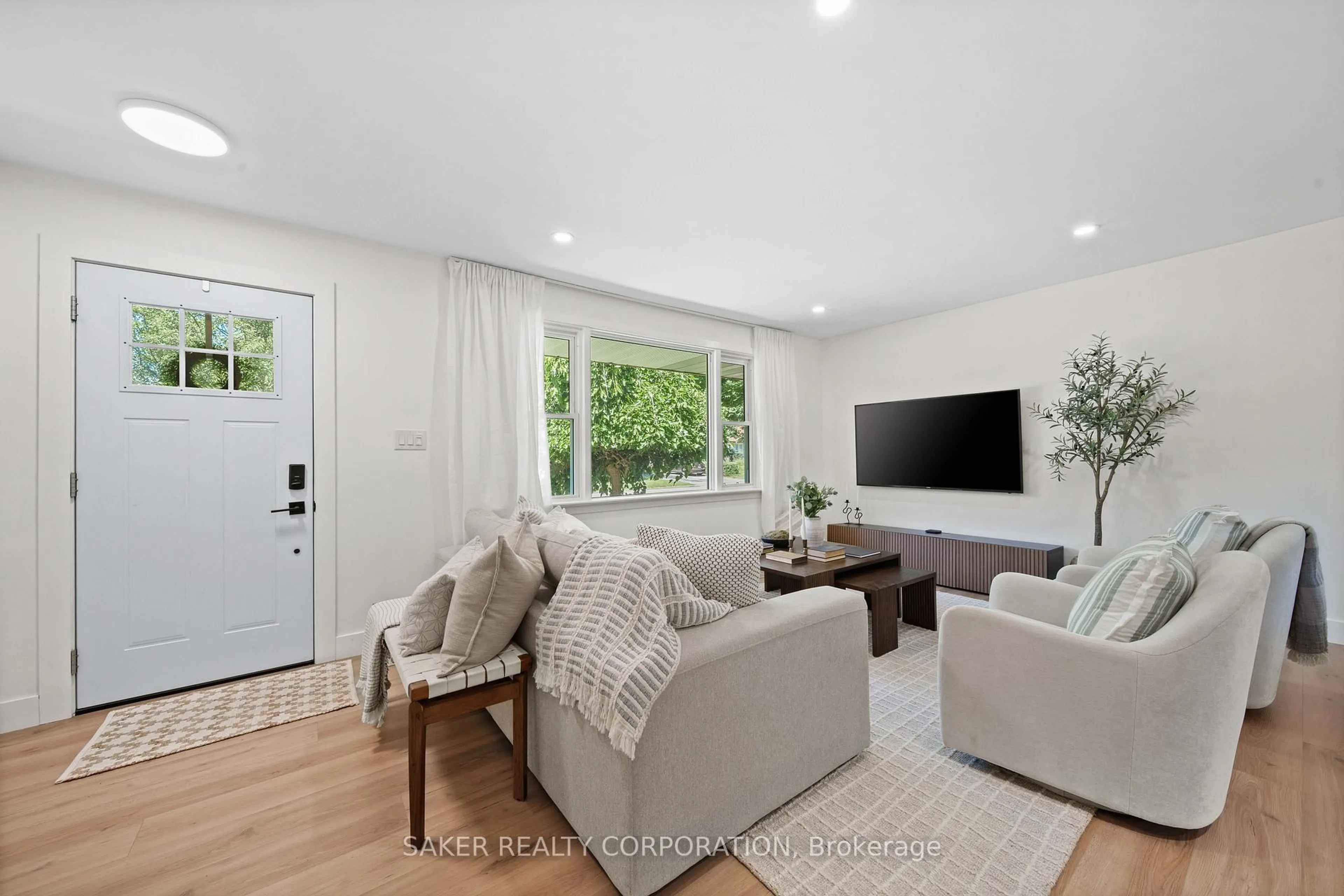 Living room with furniture, unknown for 96 Wethered St, London East Ontario N5Y 1H3